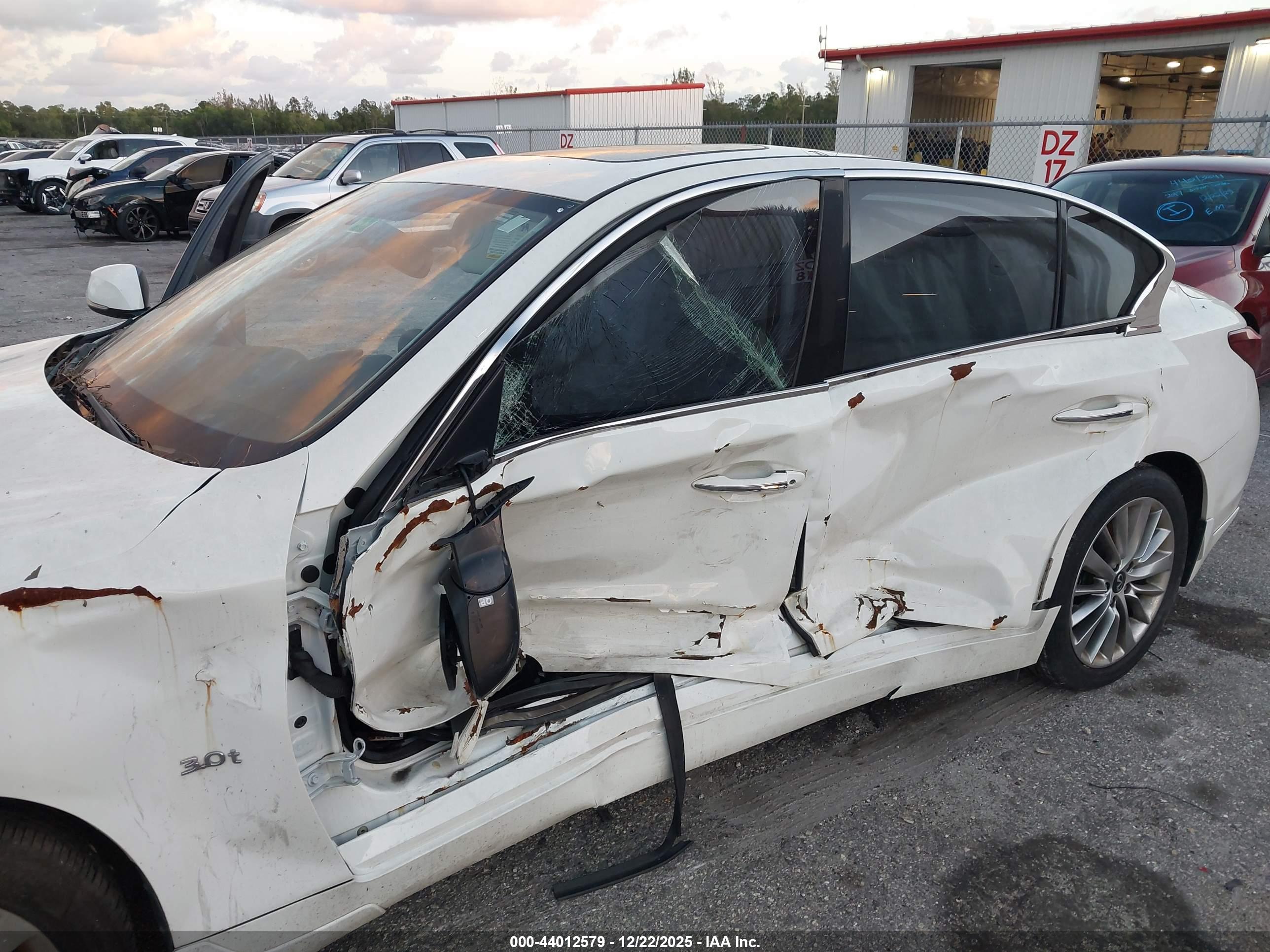 INFINITI Q50 image 6