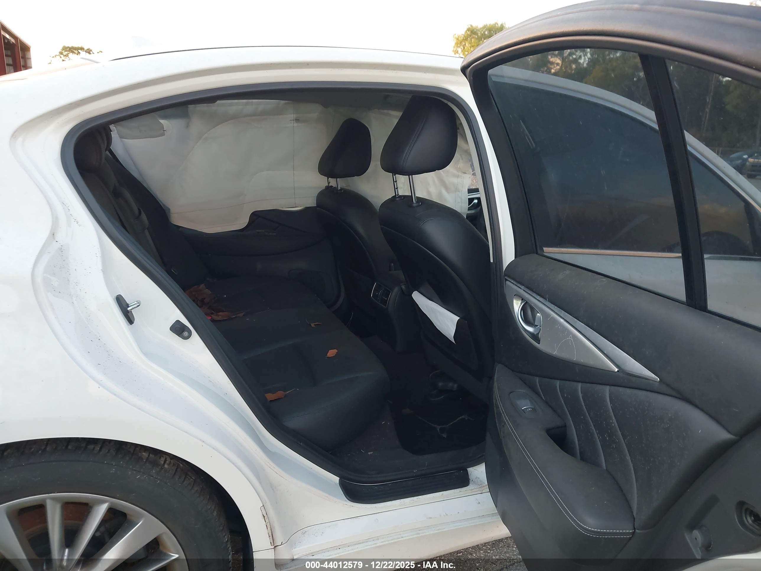 INFINITI Q50 image 8