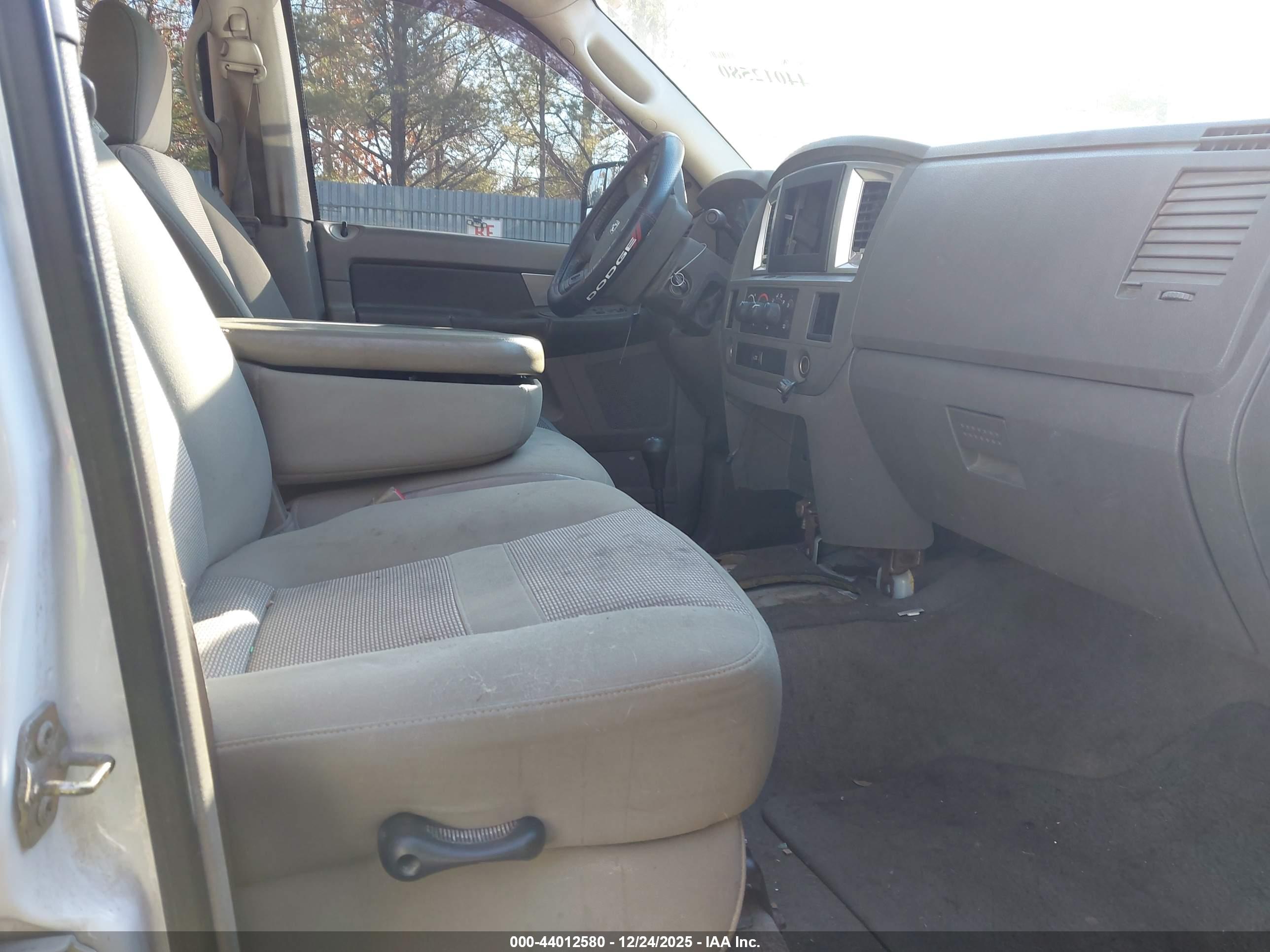 DODGE RAM image 5