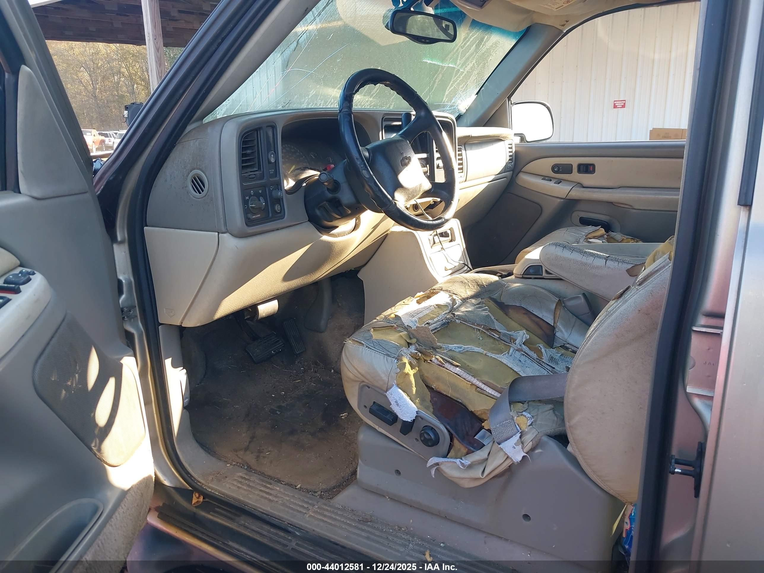 CHEVROLET TAHOE image 5