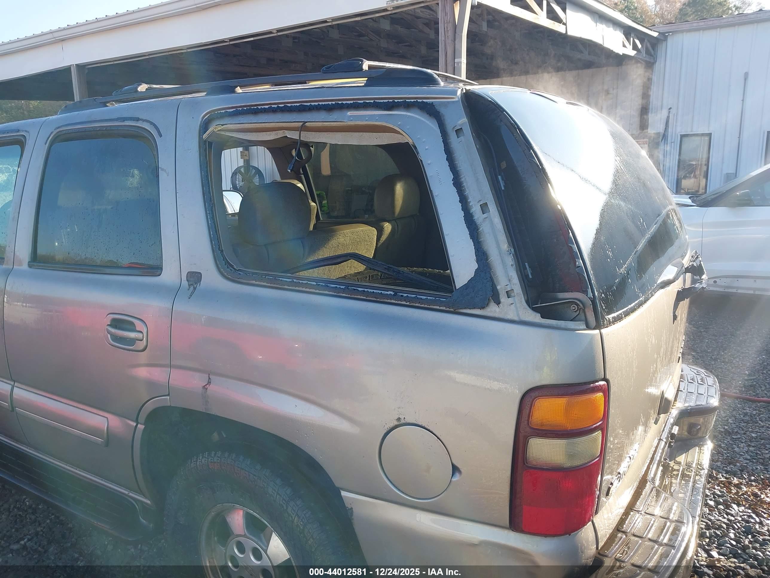 CHEVROLET TAHOE image 6