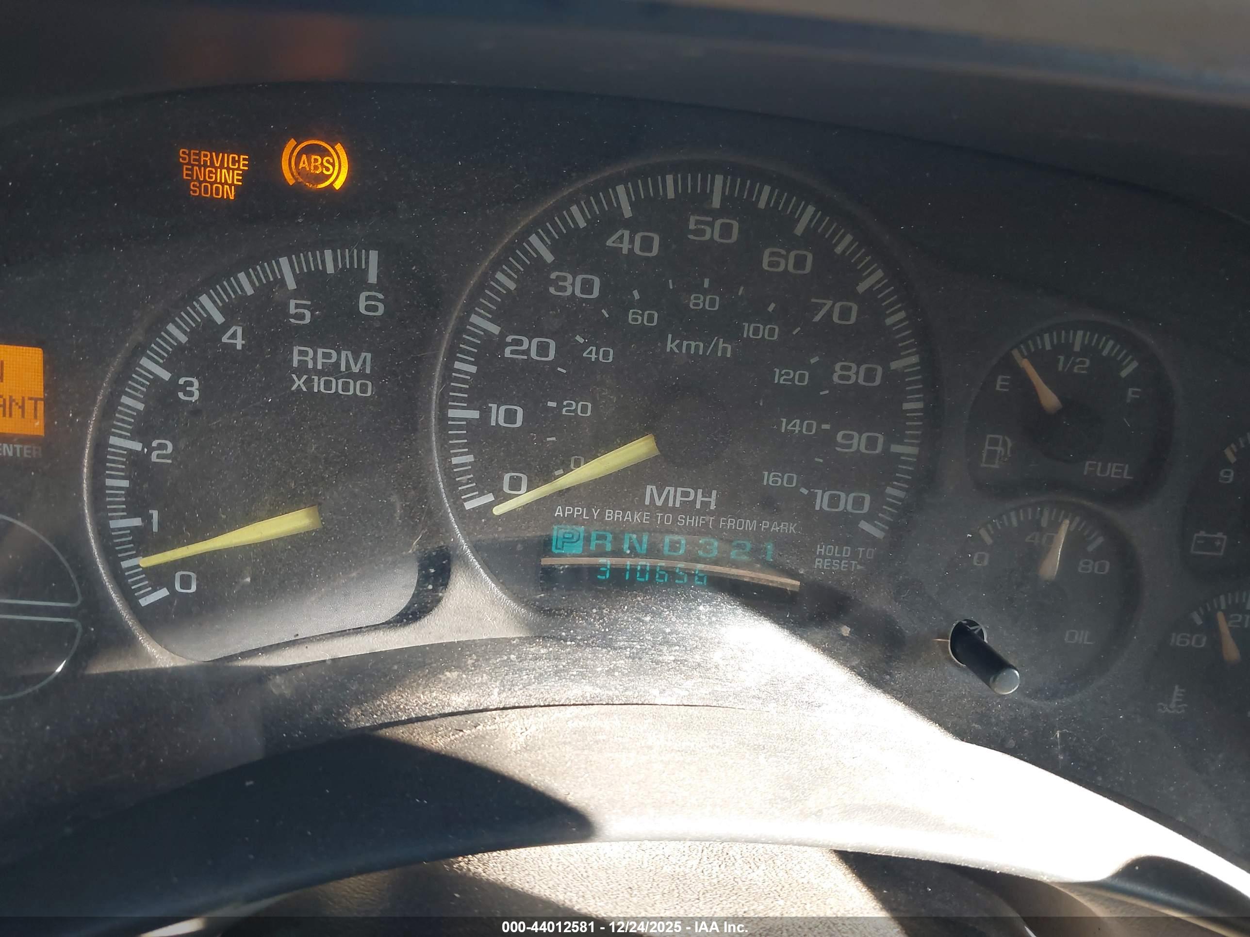 CHEVROLET TAHOE image 7