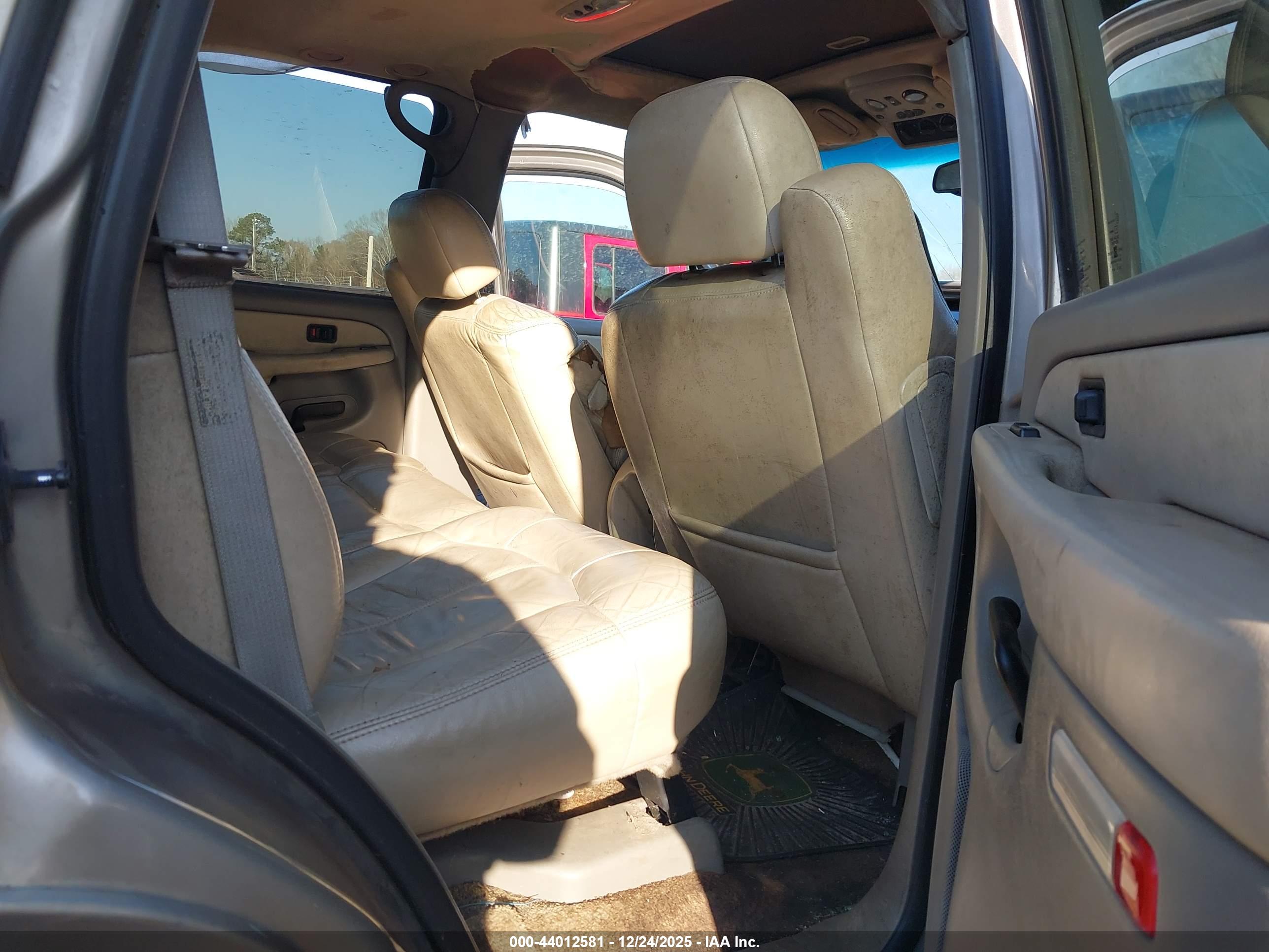 CHEVROLET TAHOE image 8