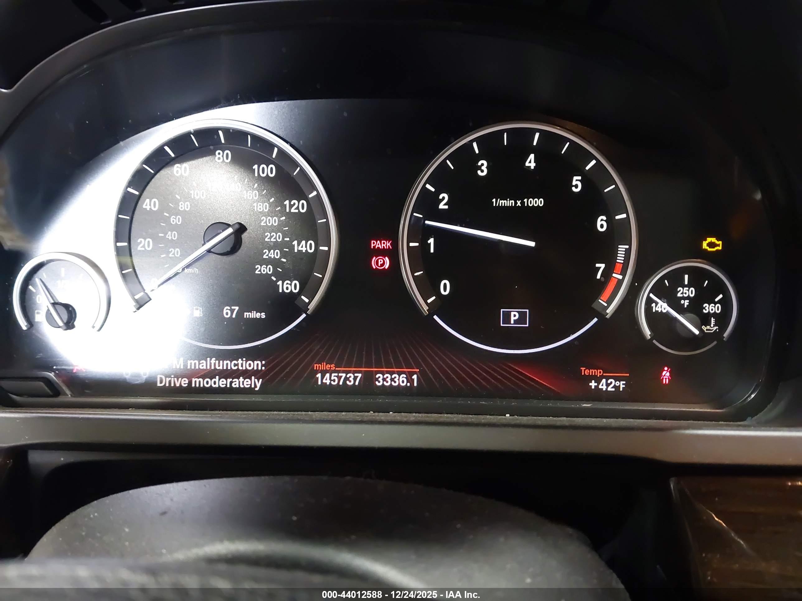 BMW 750I image 7