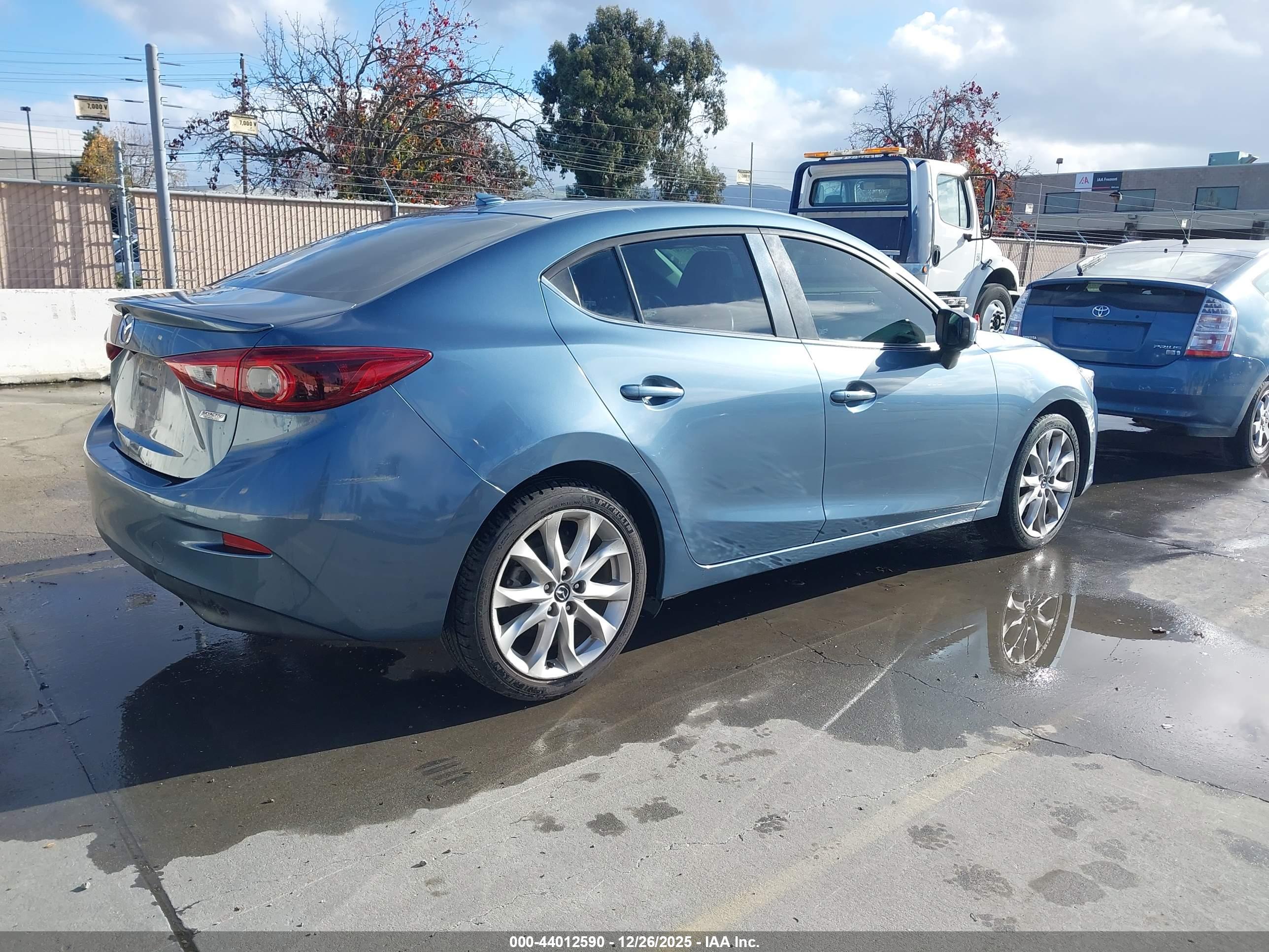 MAZDA MAZDA3 image 4