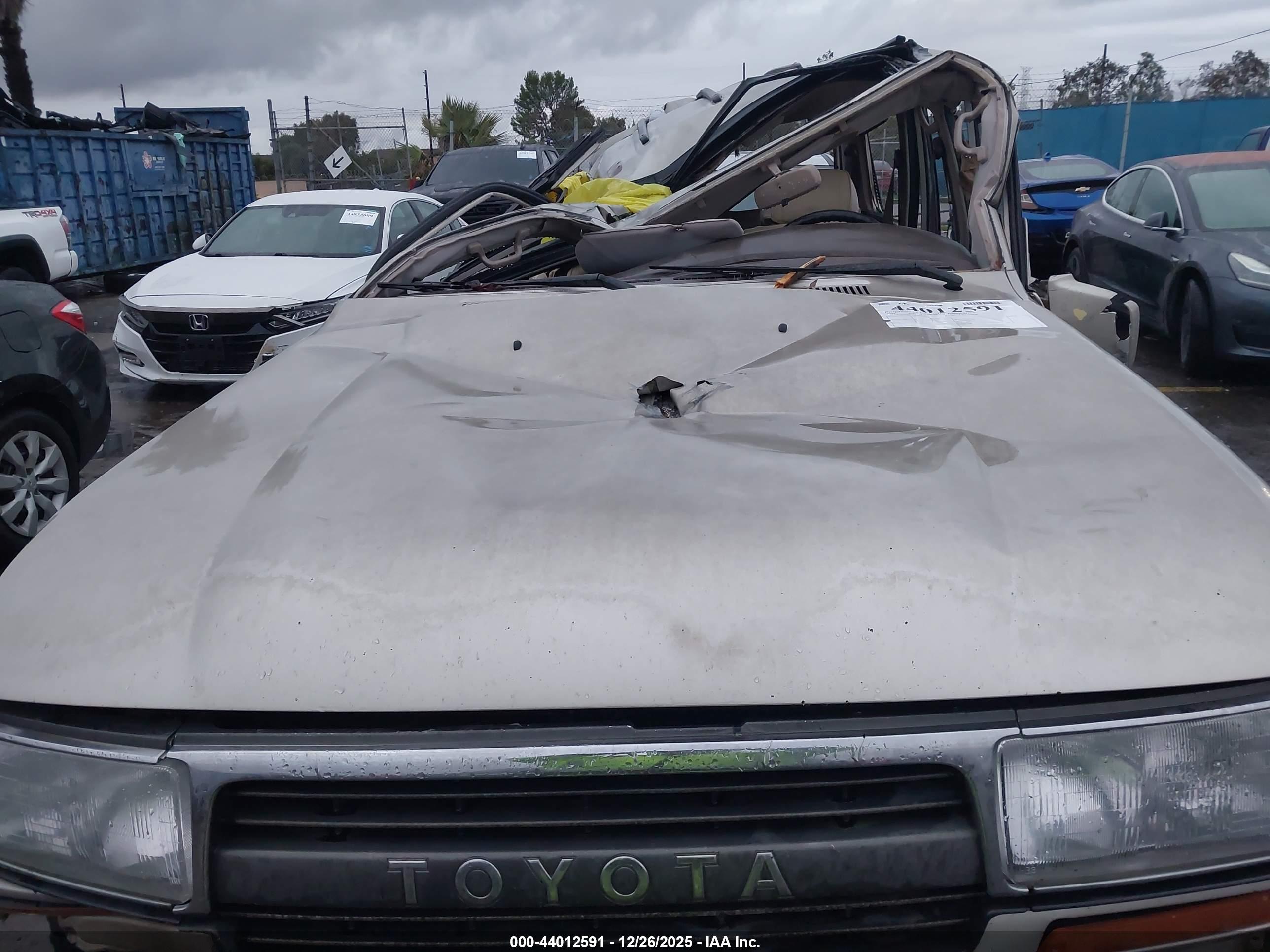 TOYOTA LAND image 10