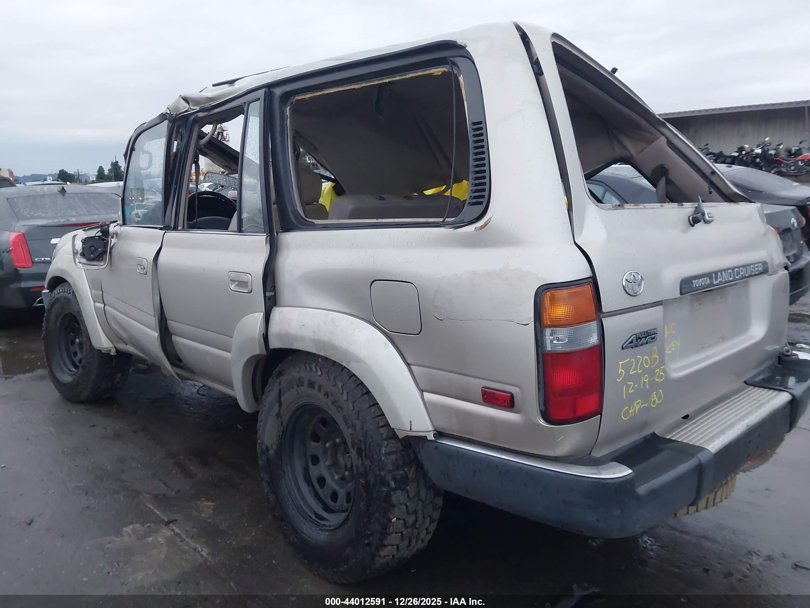 TOYOTA LAND image 3
