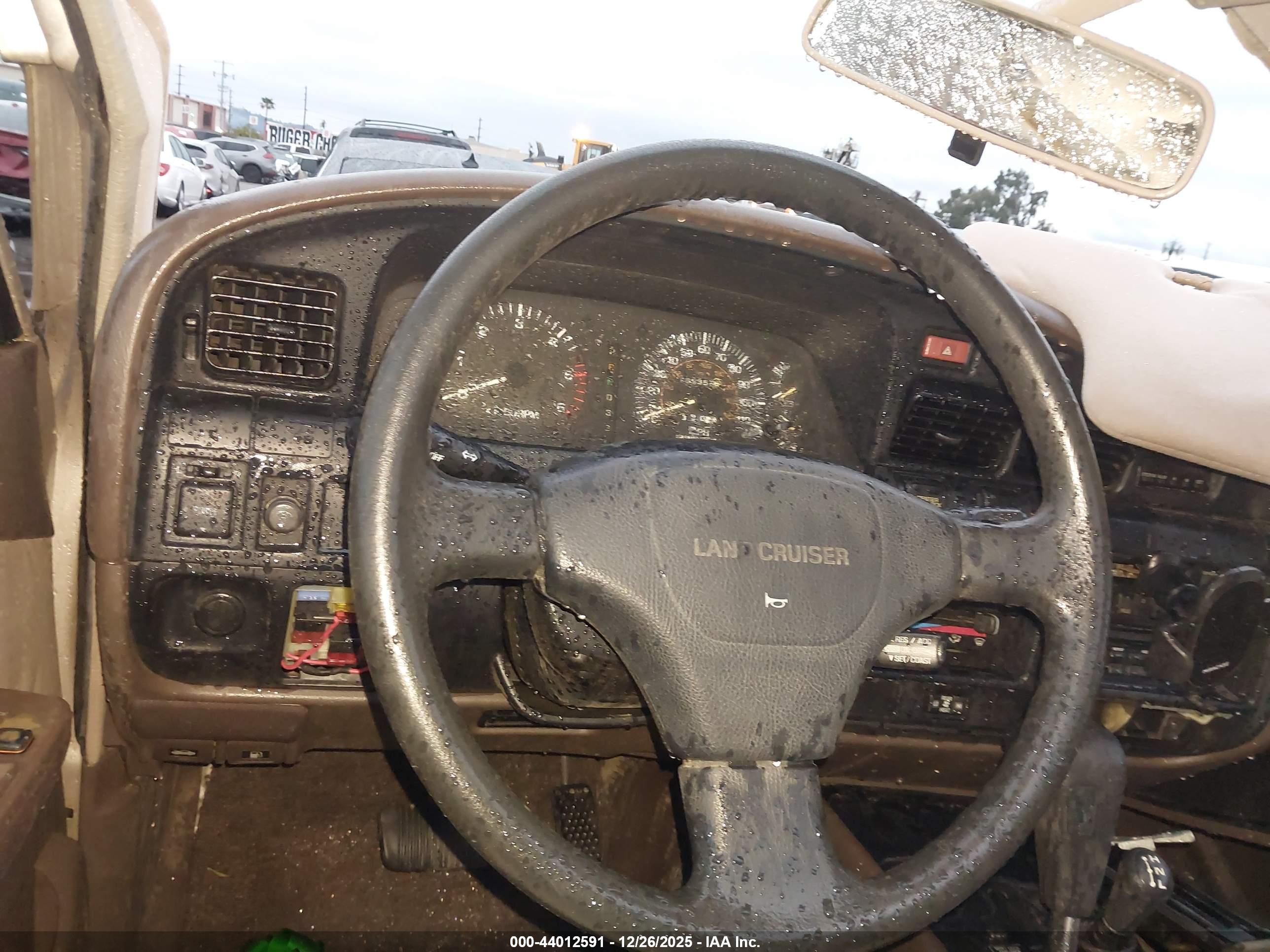 TOYOTA LAND image 7