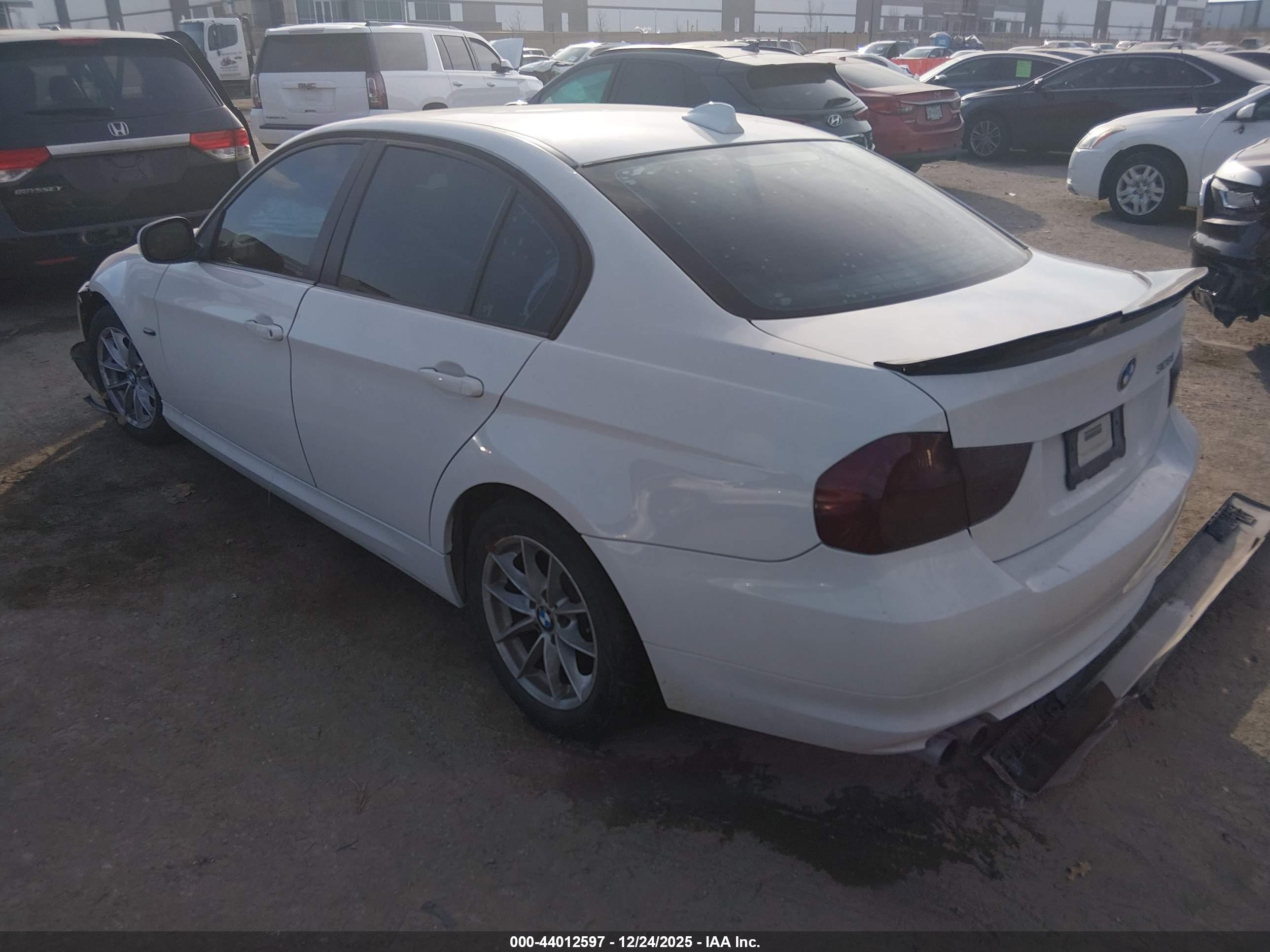 BMW 328I image 3