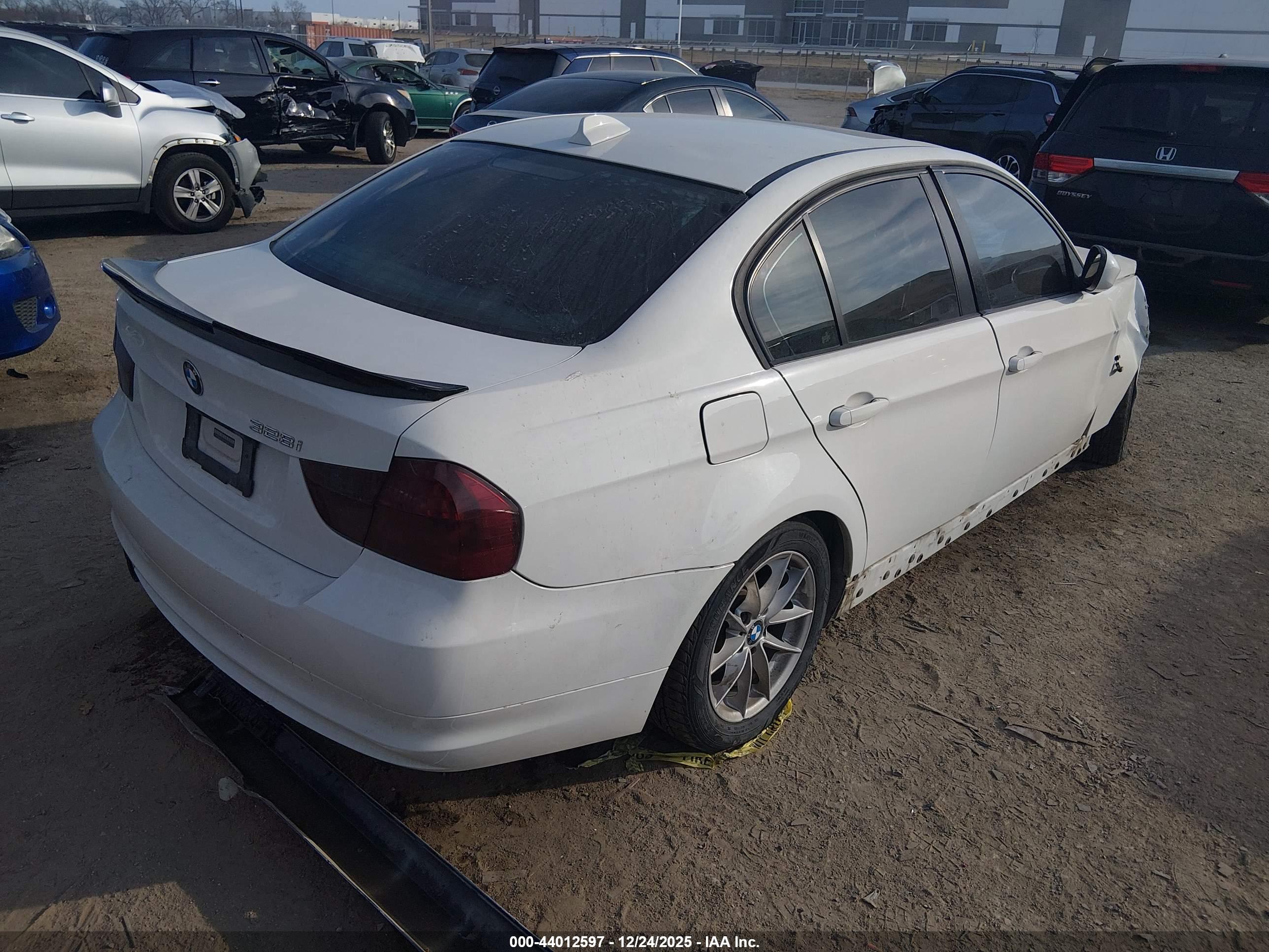 BMW 328I image 4