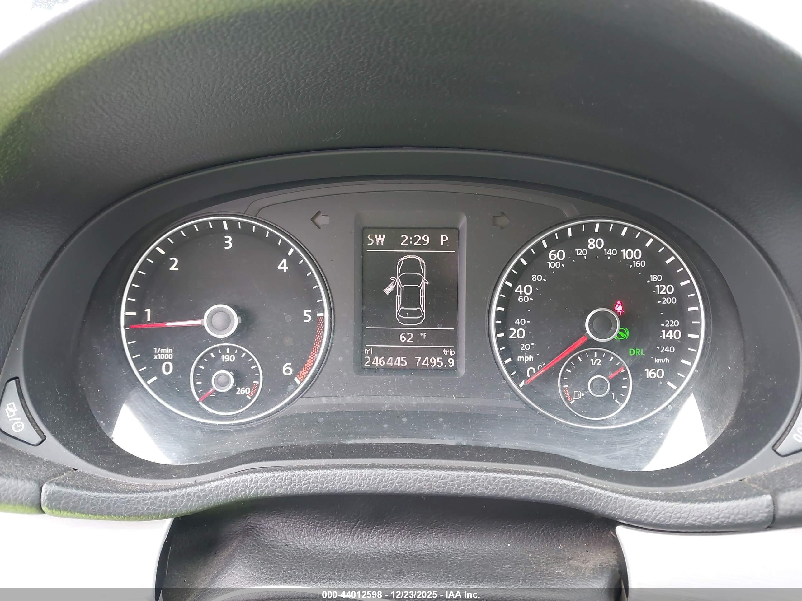 VOLKSWAGEN PASSAT image 7