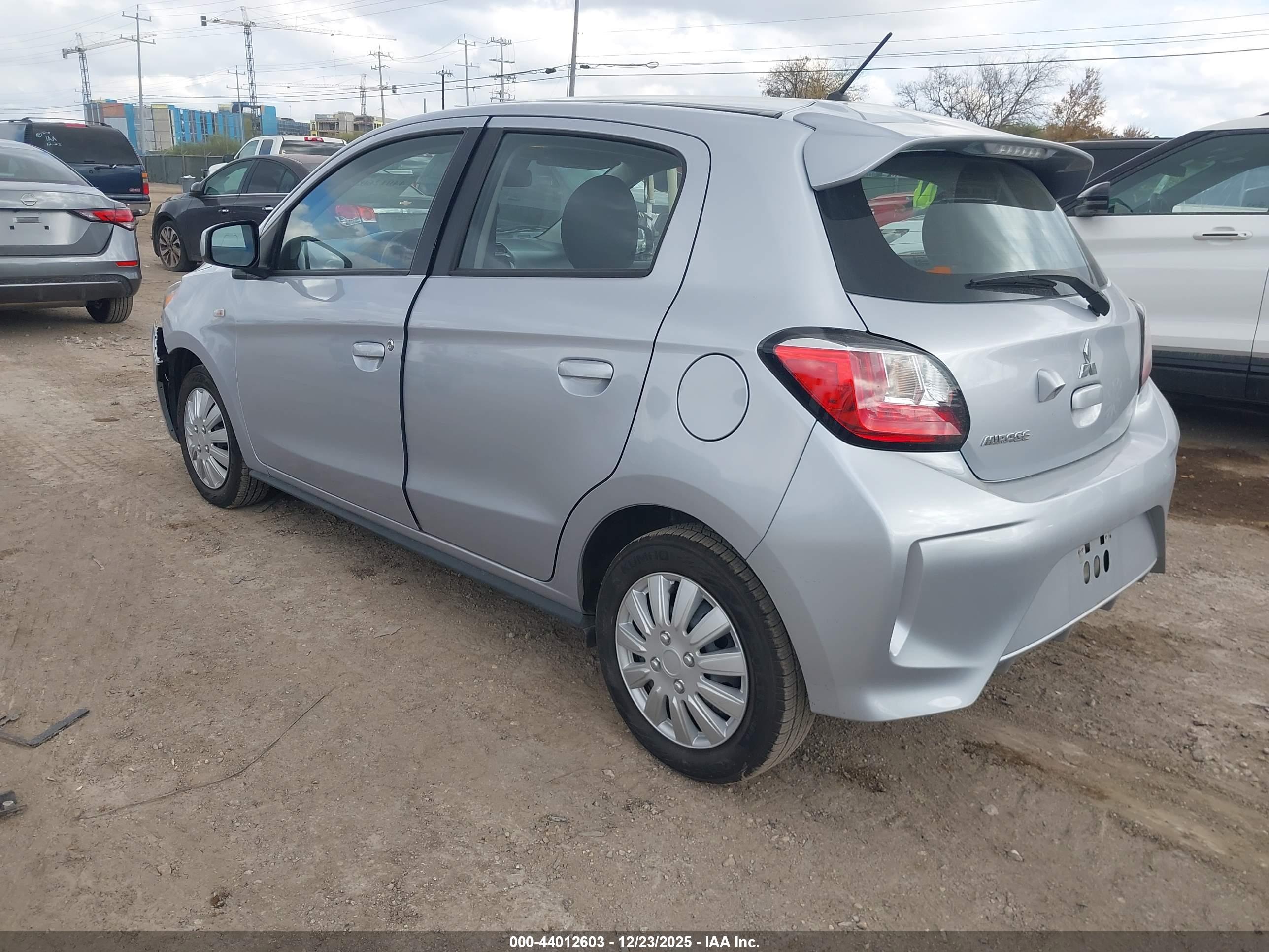 MITSUBISHI MIRAGE image 3