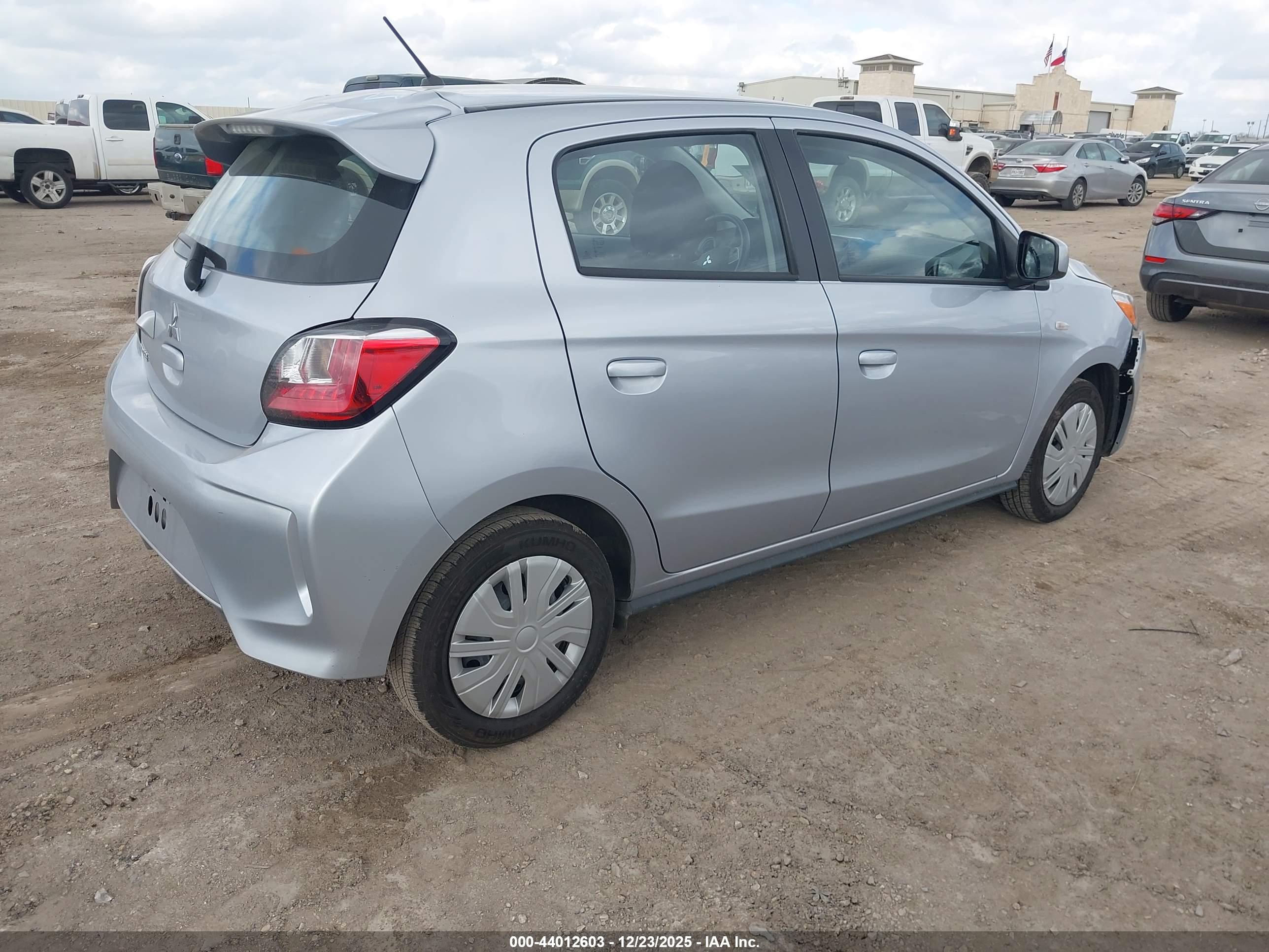 MITSUBISHI MIRAGE image 4