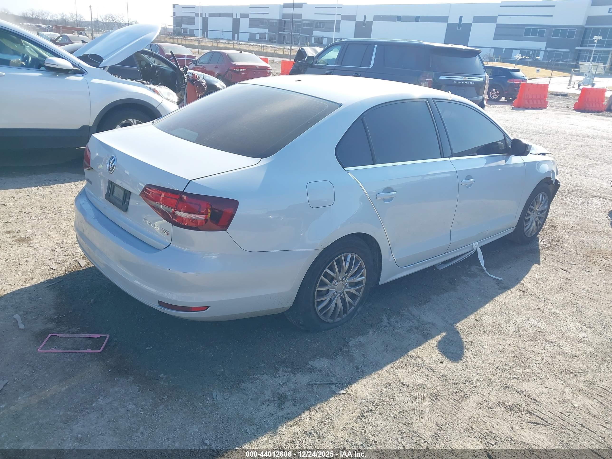 VOLKSWAGEN JETTA image 4
