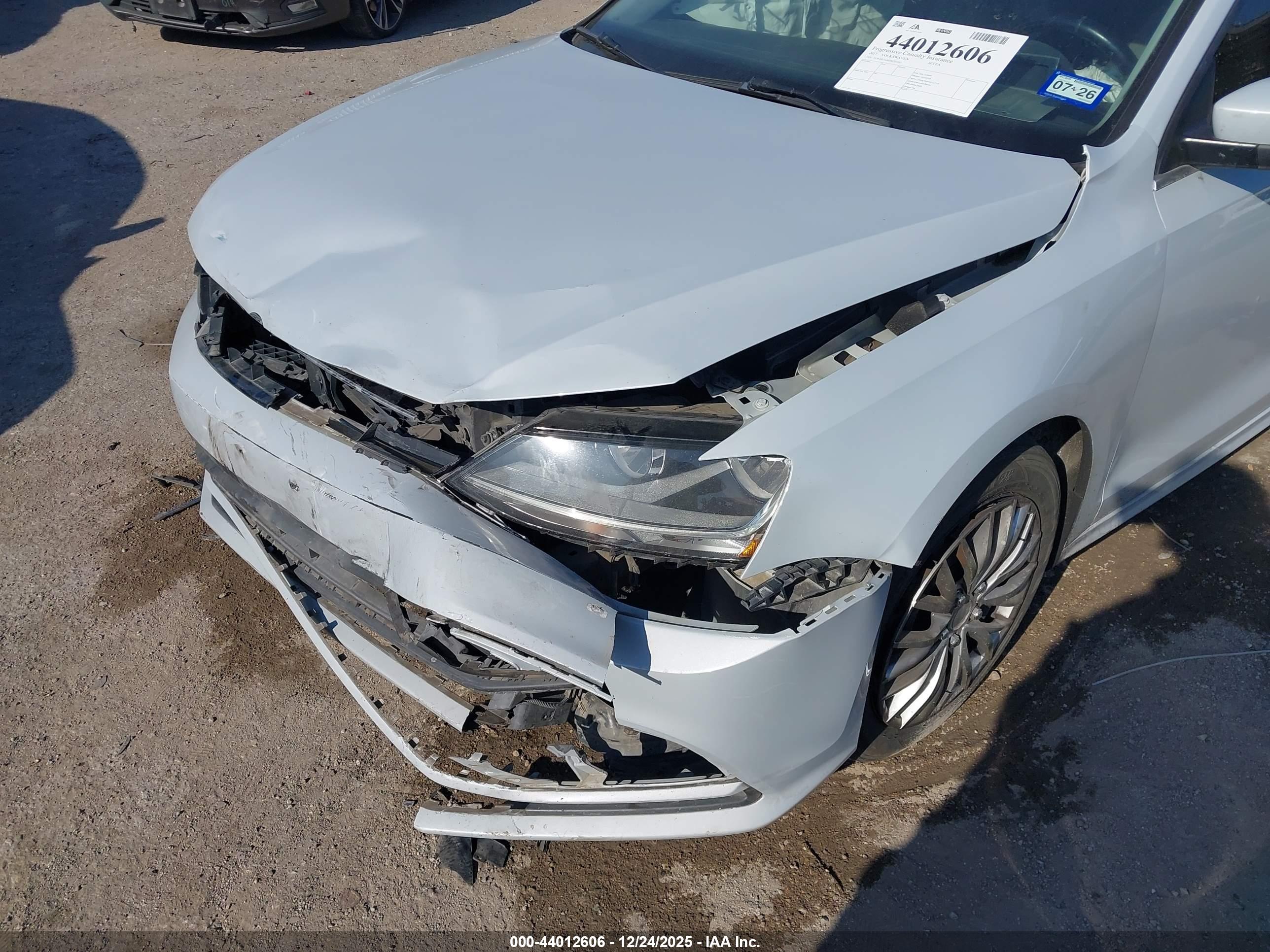 VOLKSWAGEN JETTA image 6