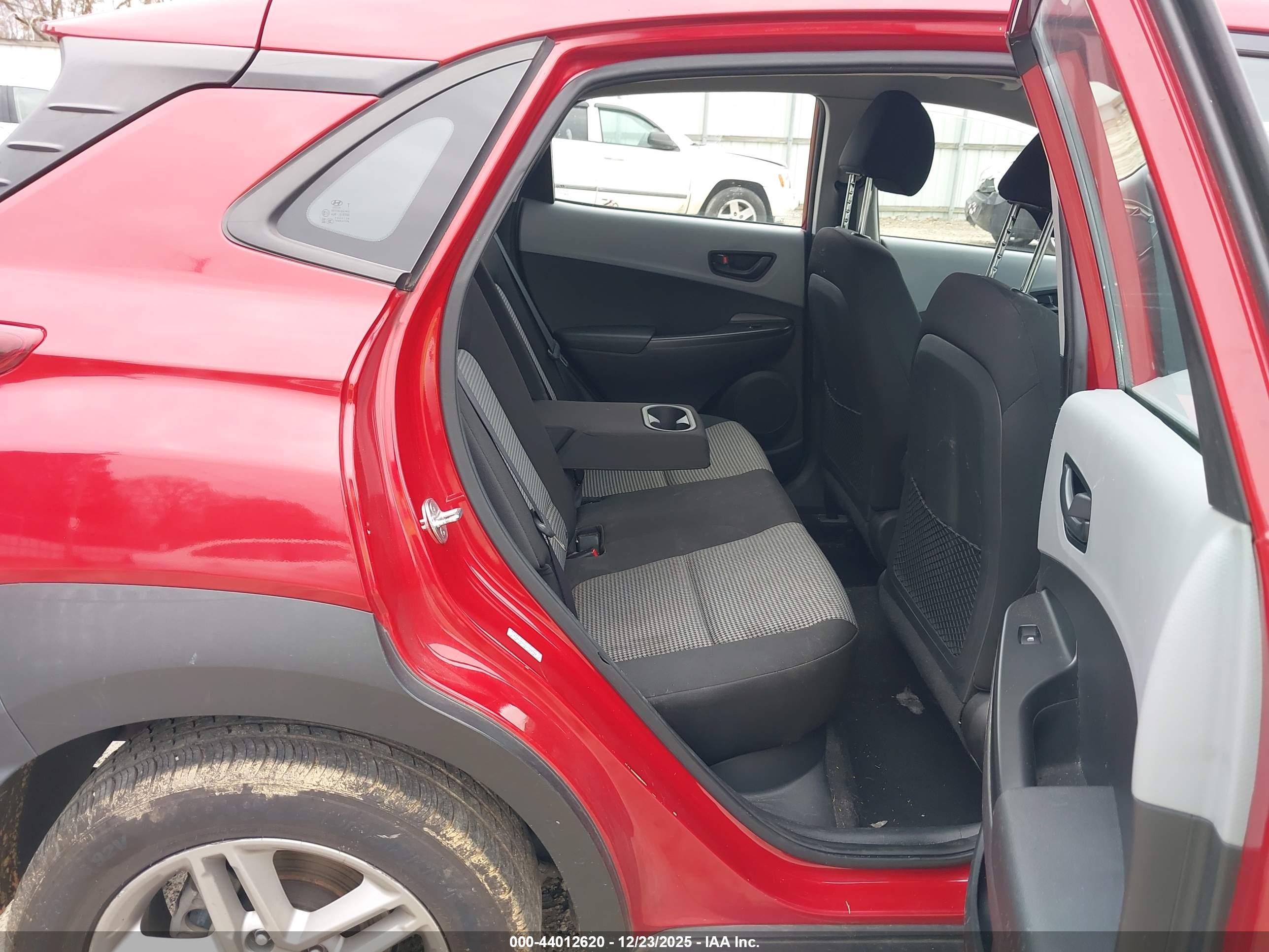 HYUNDAI KONA image 8
