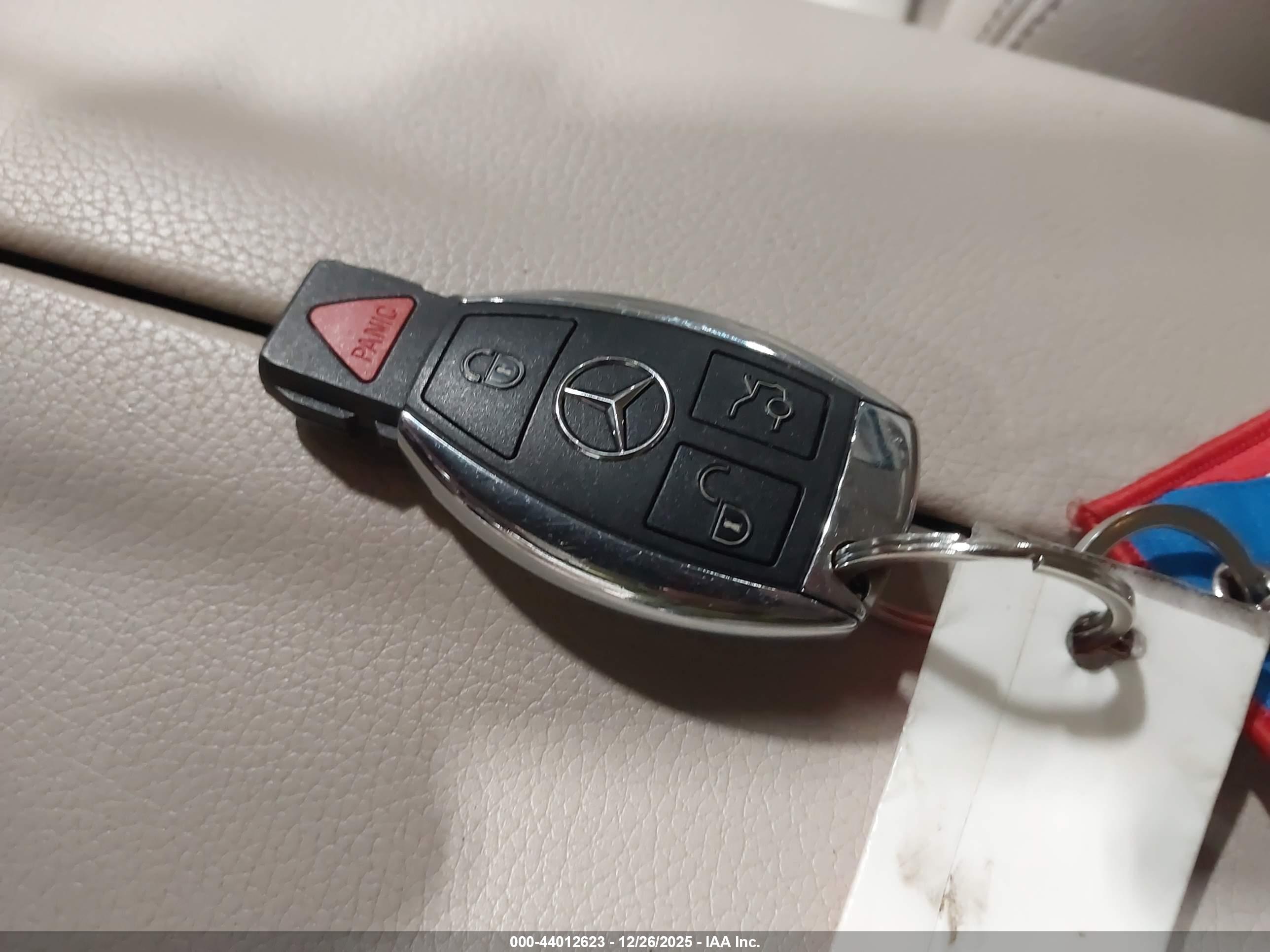 MERCEDES-BENZ E image 11