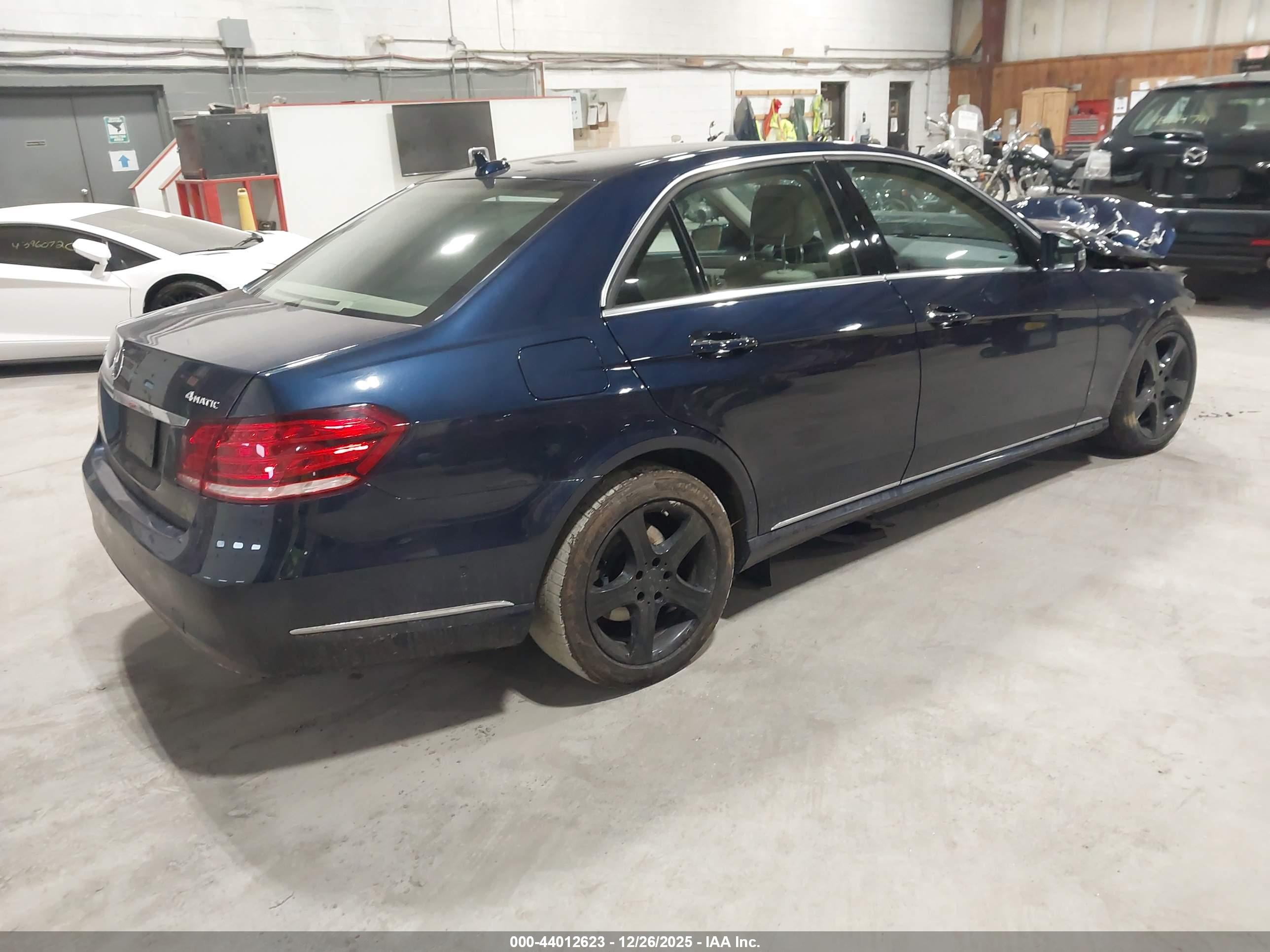 MERCEDES-BENZ E image 4
