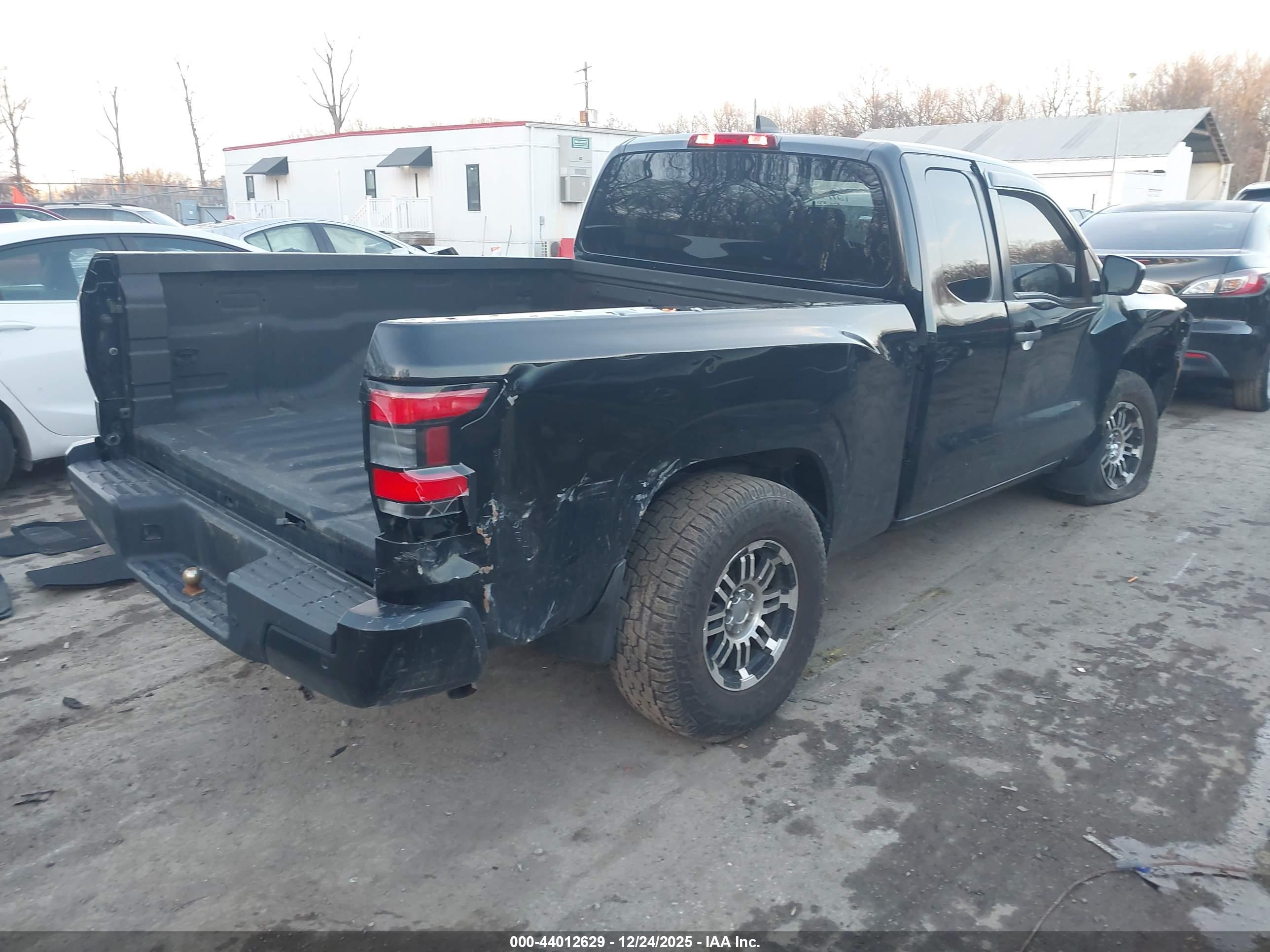 NISSAN FRONTIER image 4