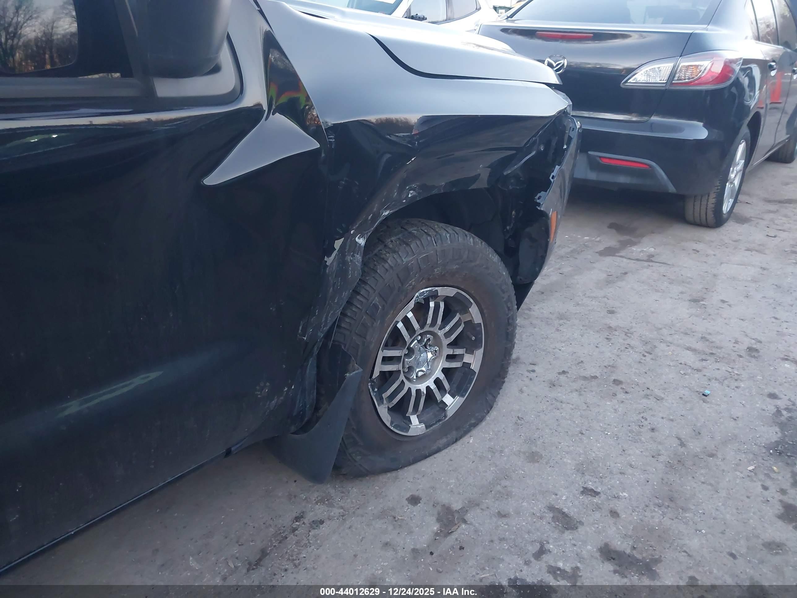 NISSAN FRONTIER image 6