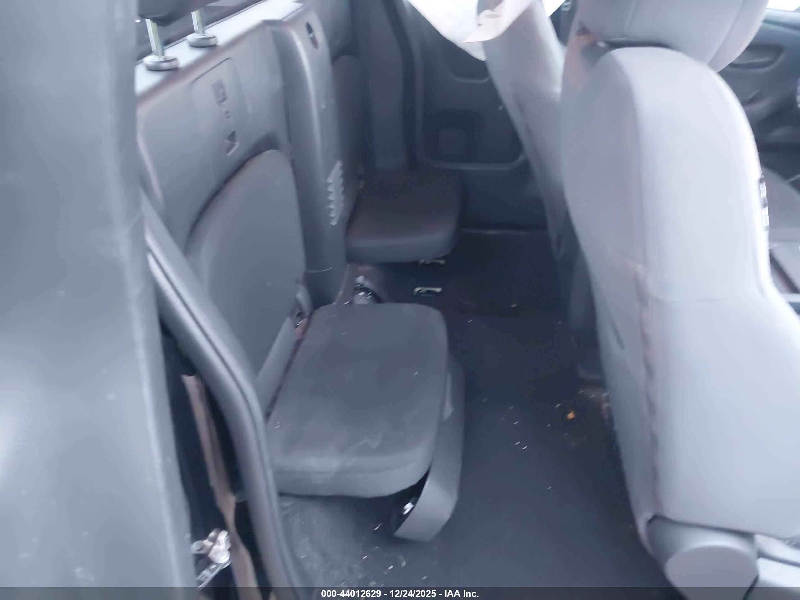 NISSAN FRONTIER image 8