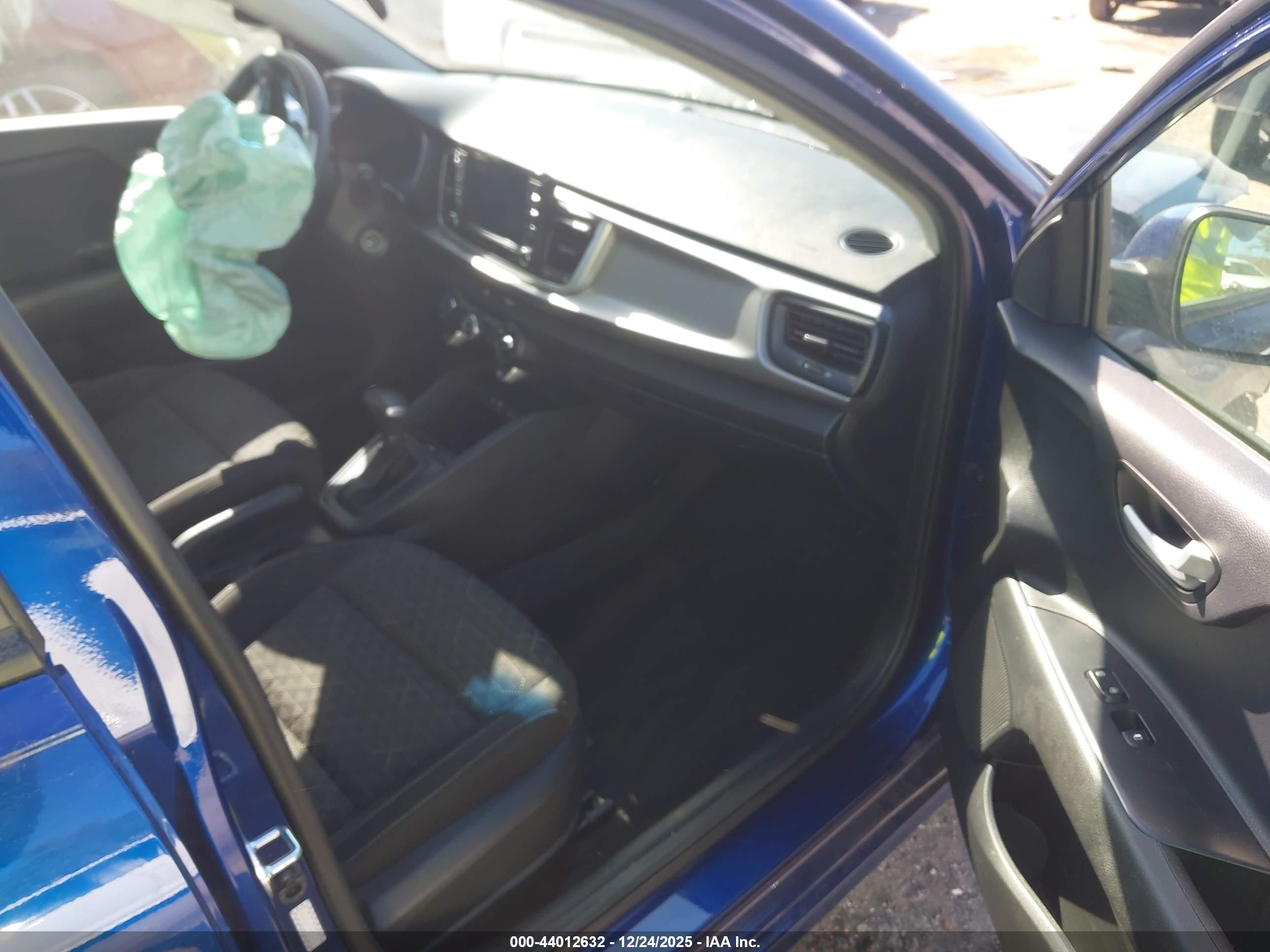 KIA RIO image 5