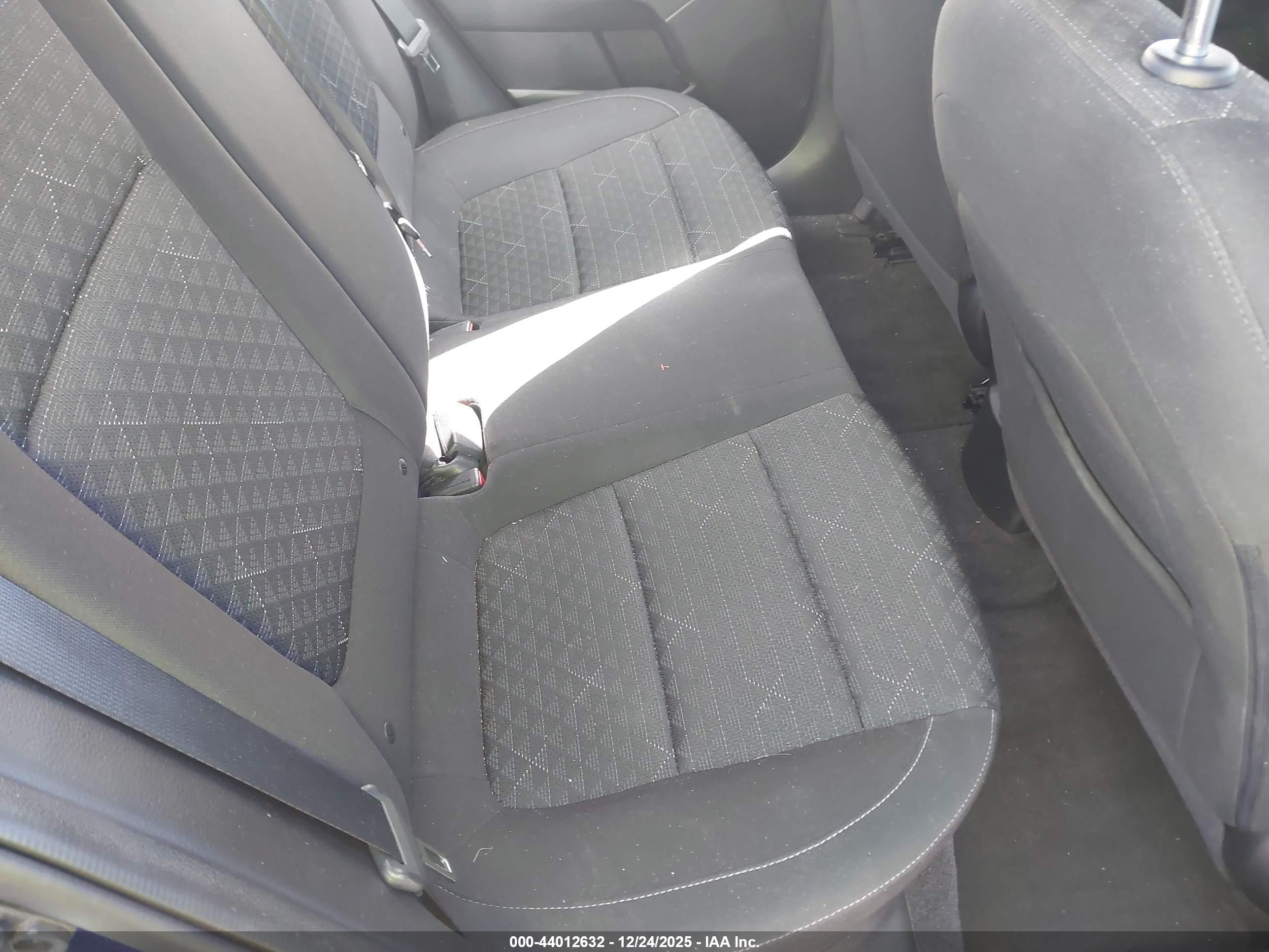 KIA RIO image 8