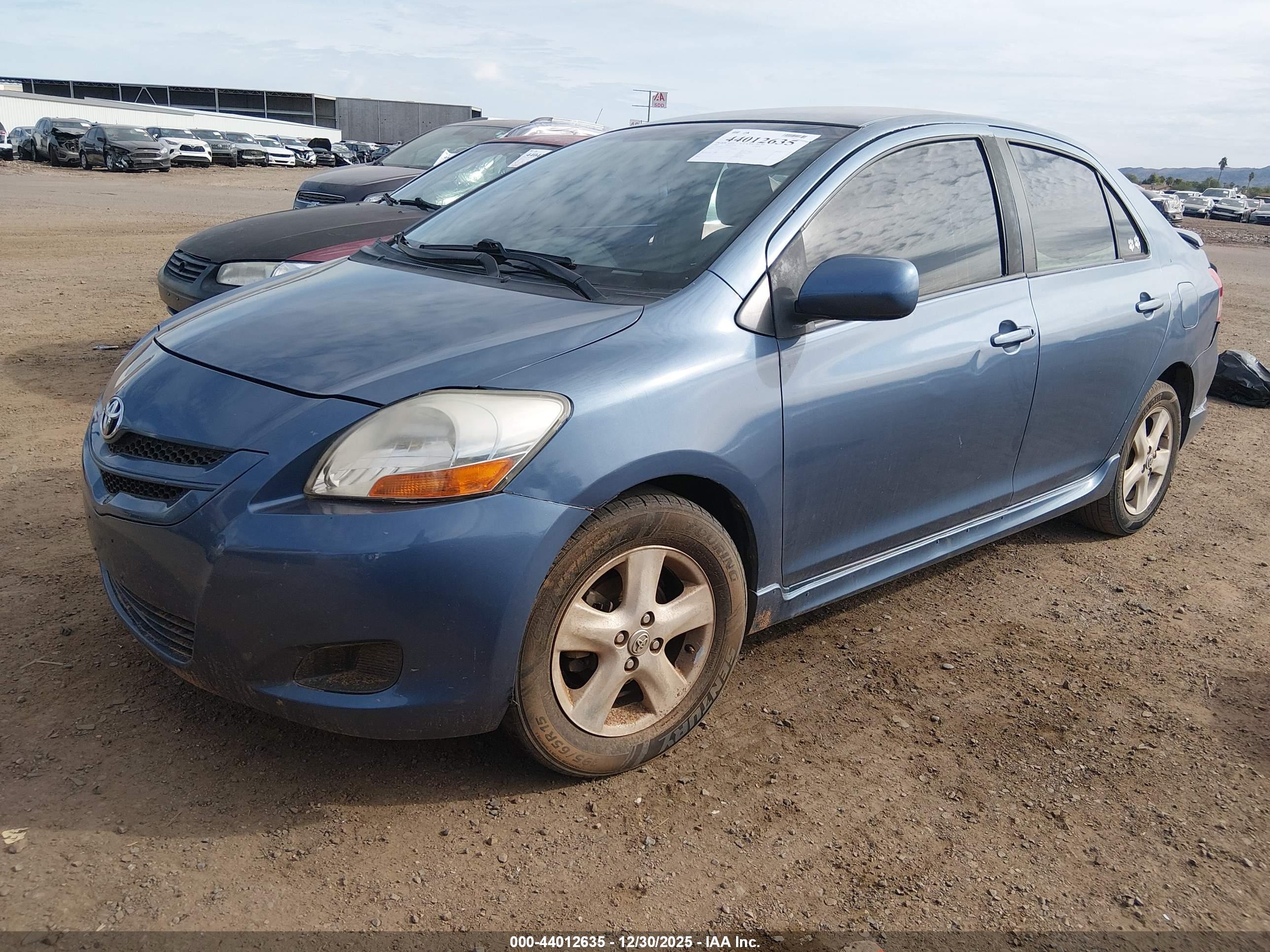 TOYOTA YARIS image 2