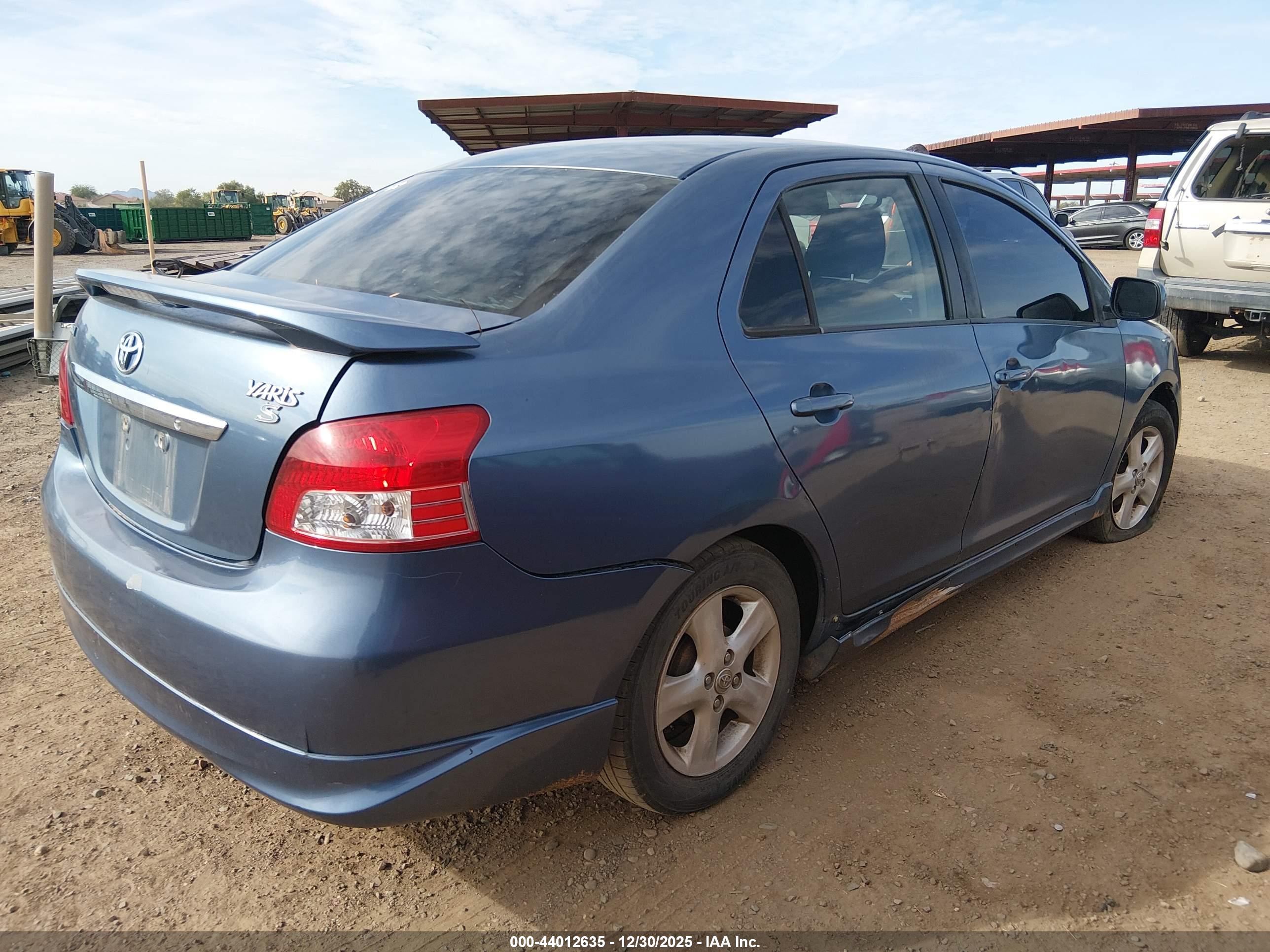 TOYOTA YARIS image 4
