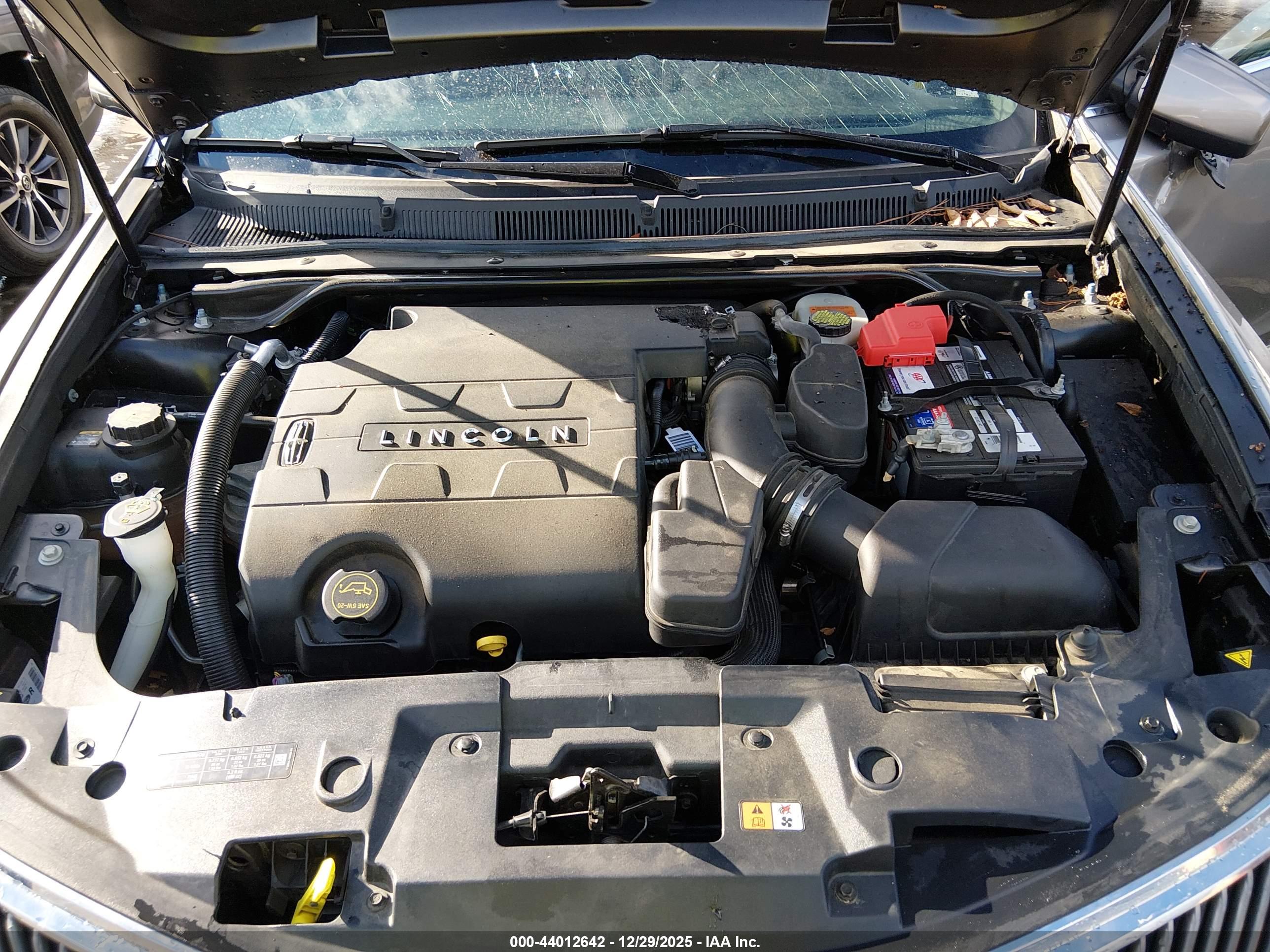 LINCOLN MKS image 10