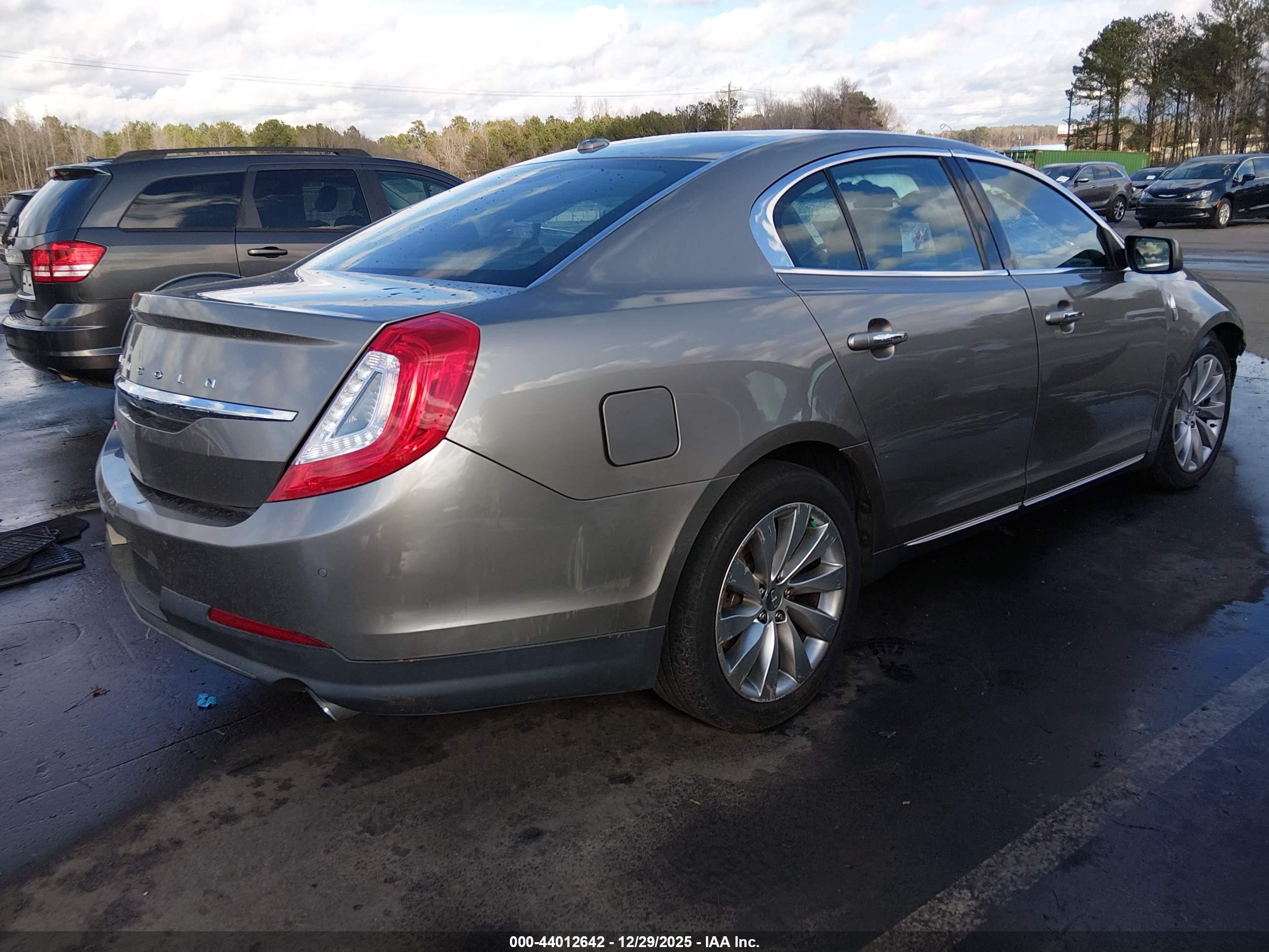 LINCOLN MKS image 4