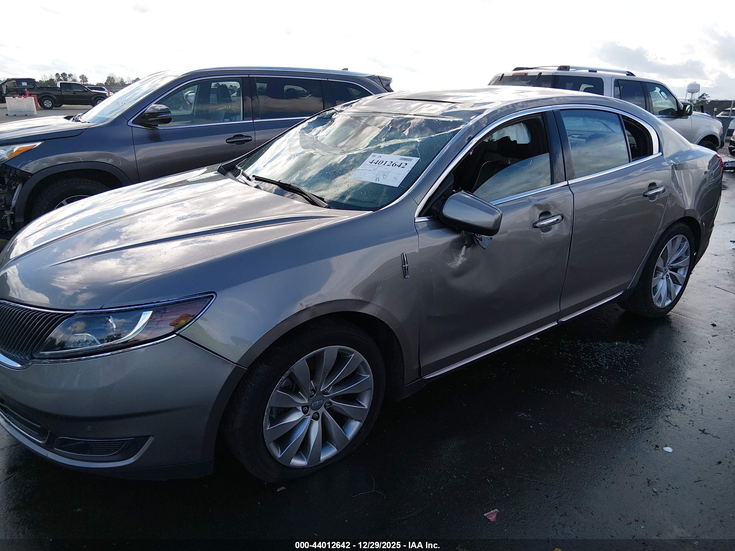 LINCOLN MKS image 6