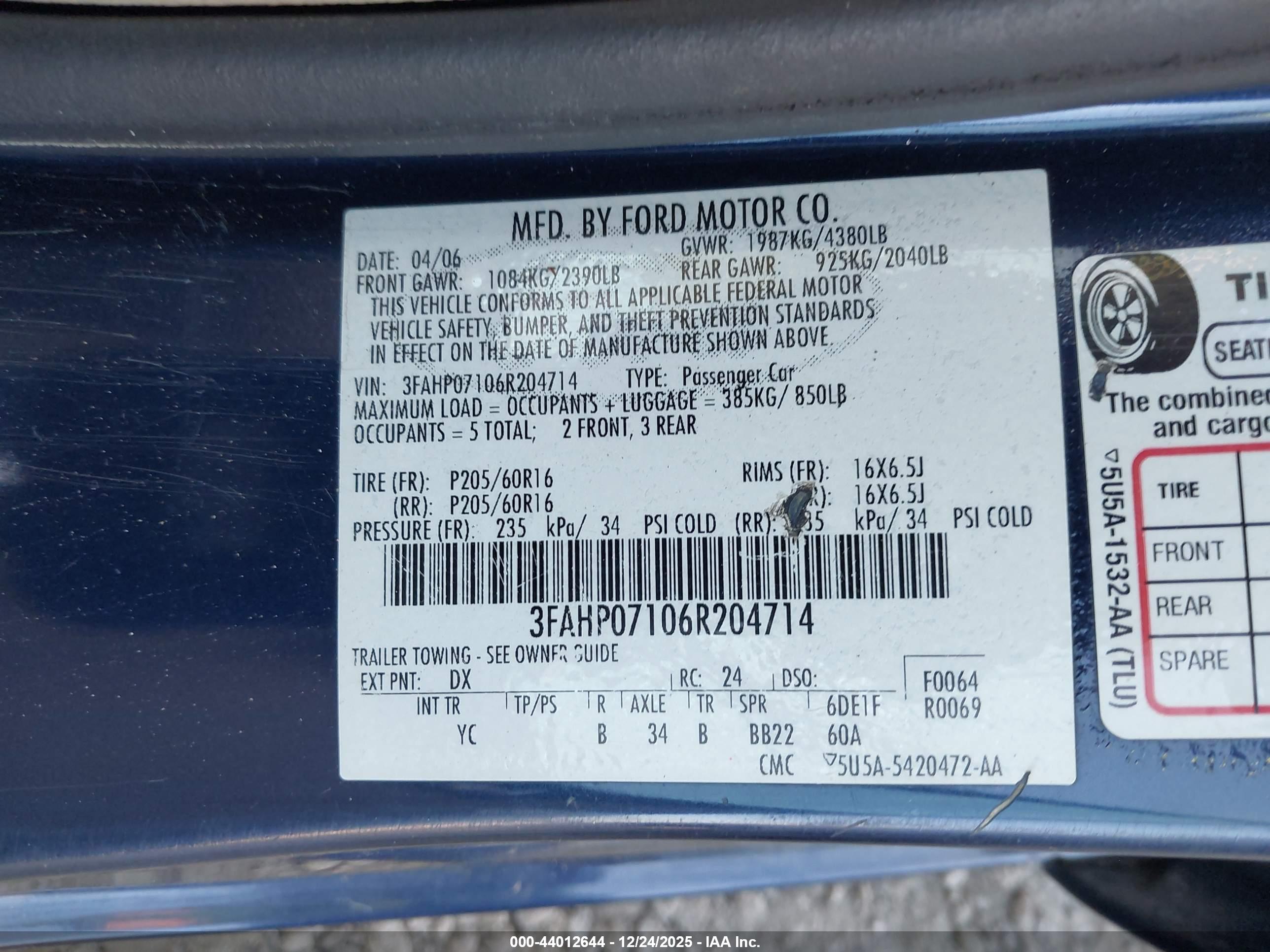 FORD FUSION image 9