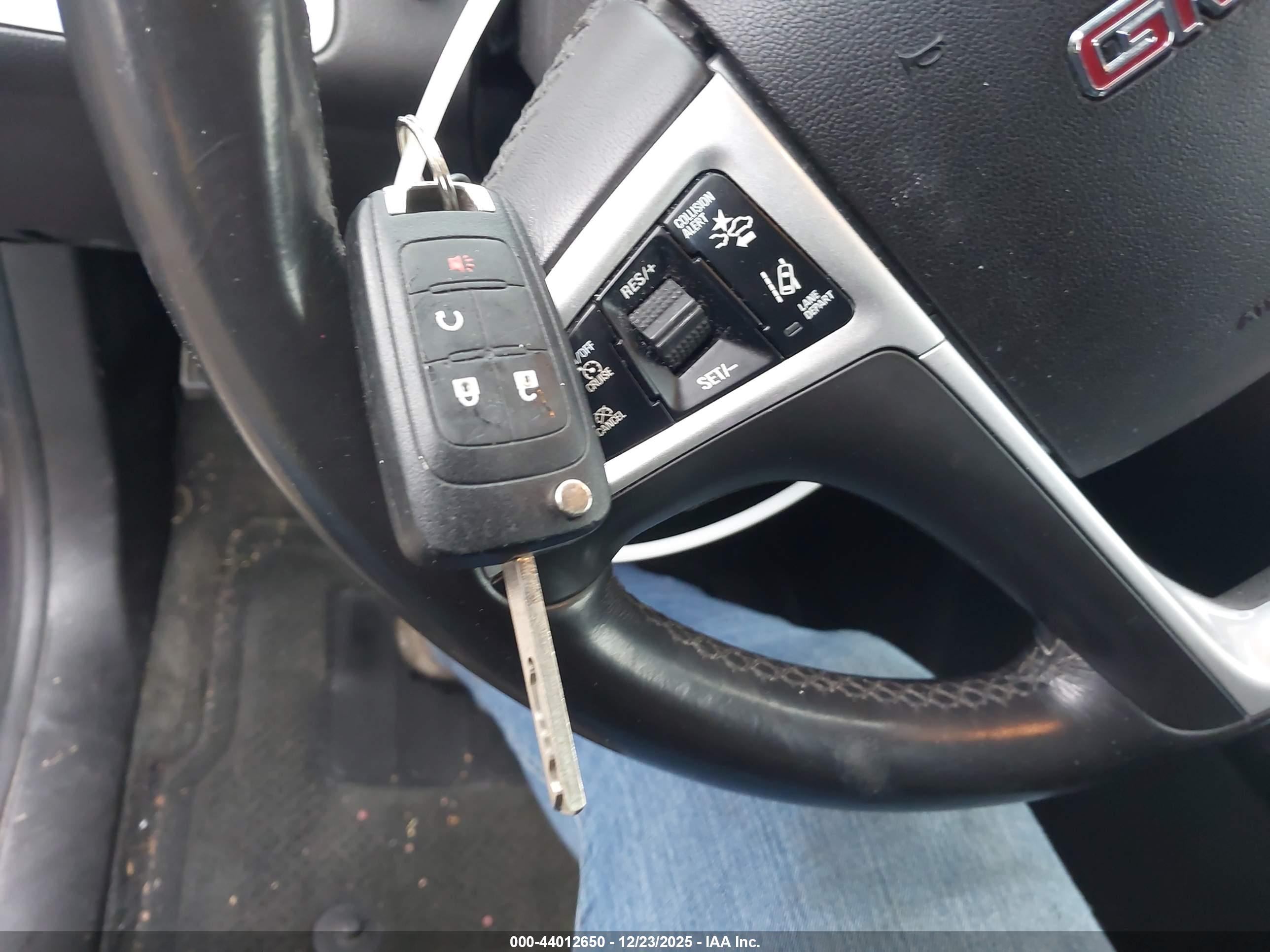 GMC TERRAIN image 11