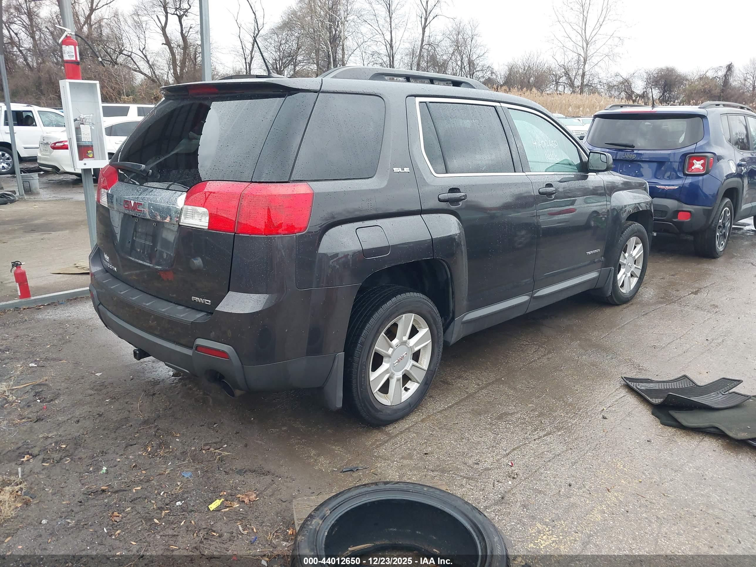 GMC TERRAIN image 4