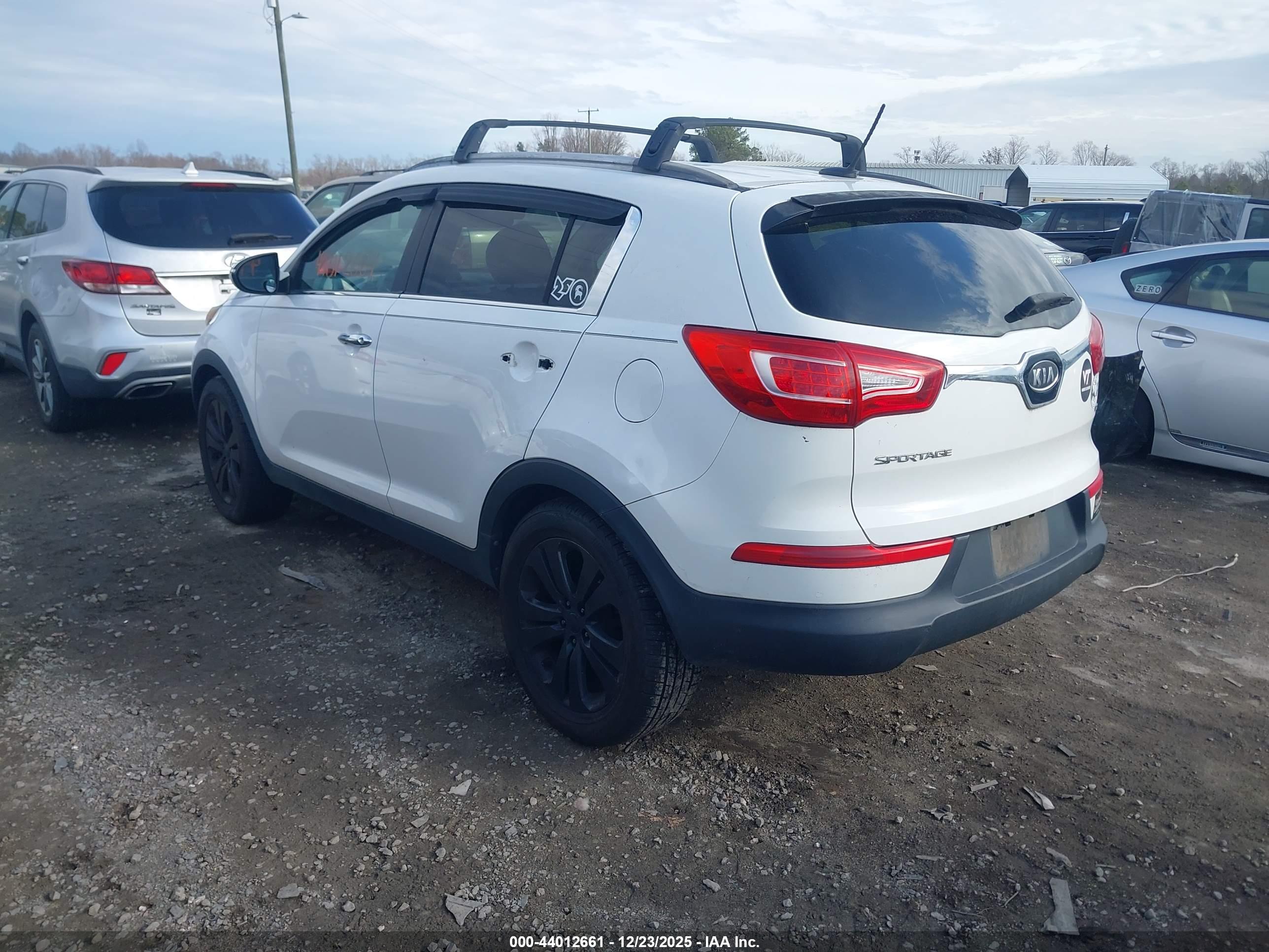KIA SPORTAGE image 3