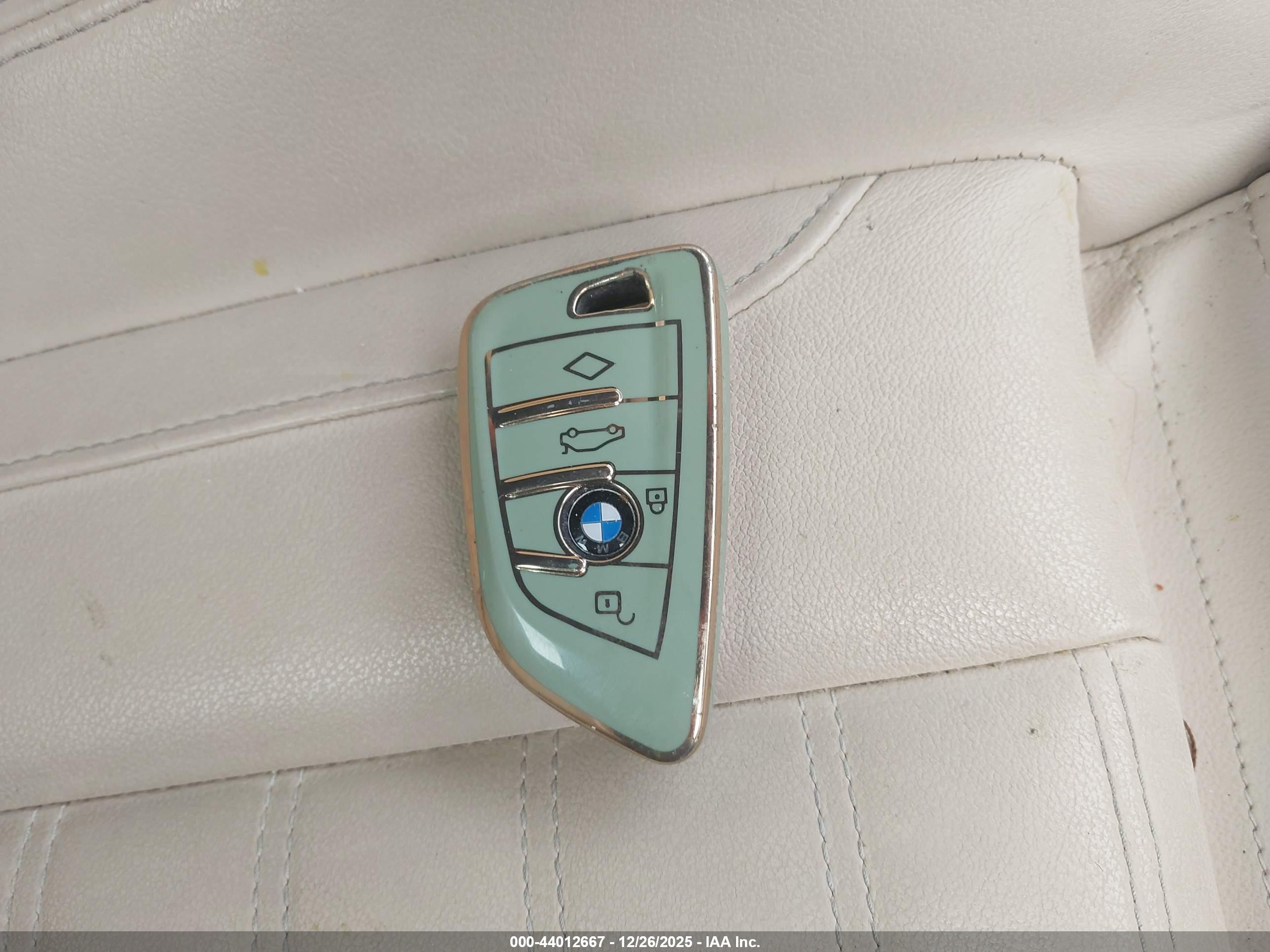 BMW 330I image 11