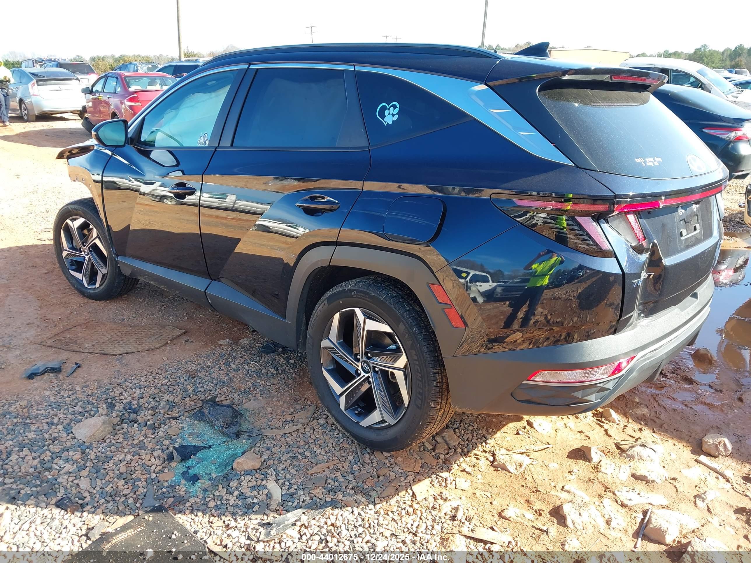 HYUNDAI TUCSON image 3