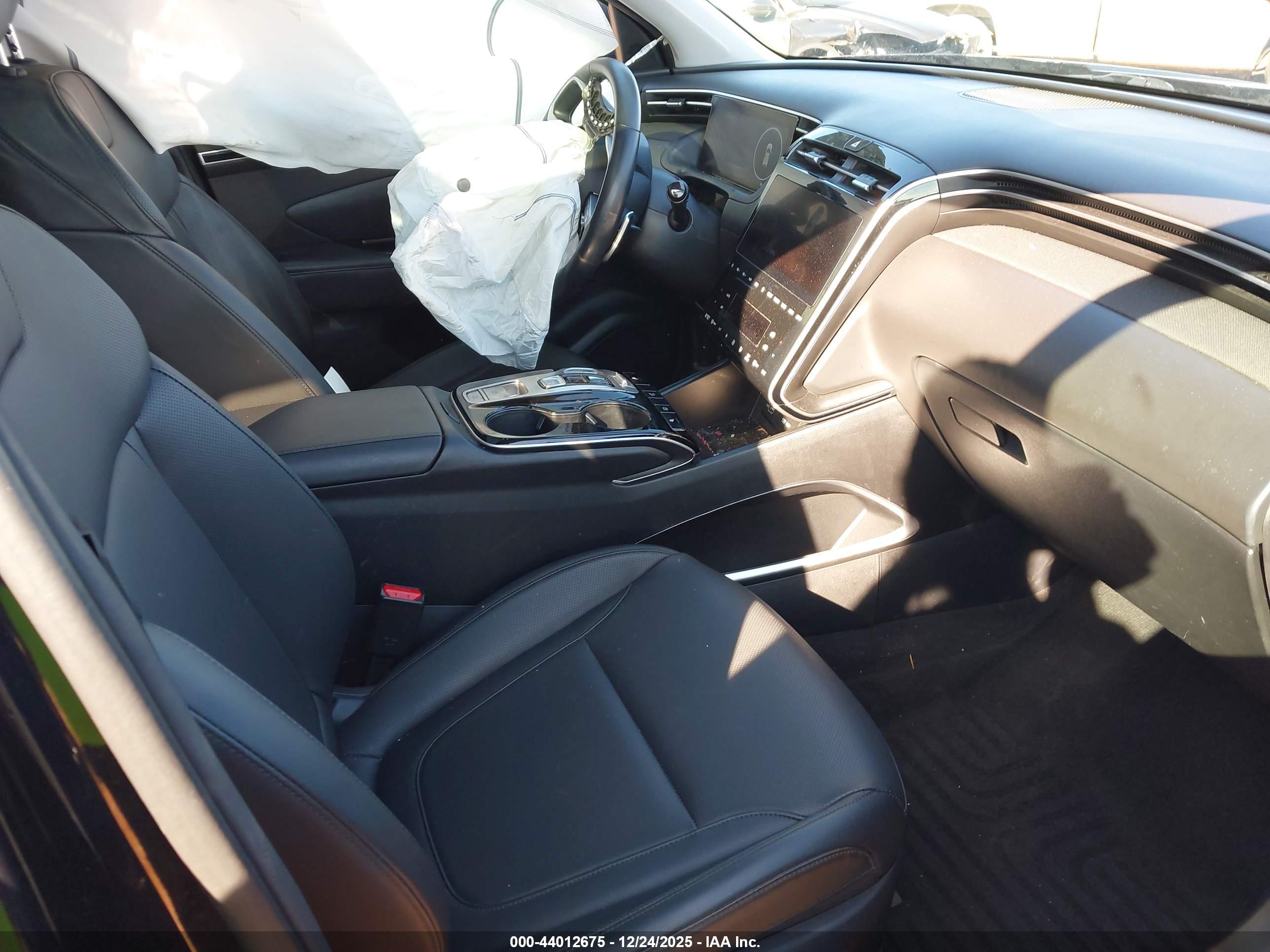 HYUNDAI TUCSON image 5