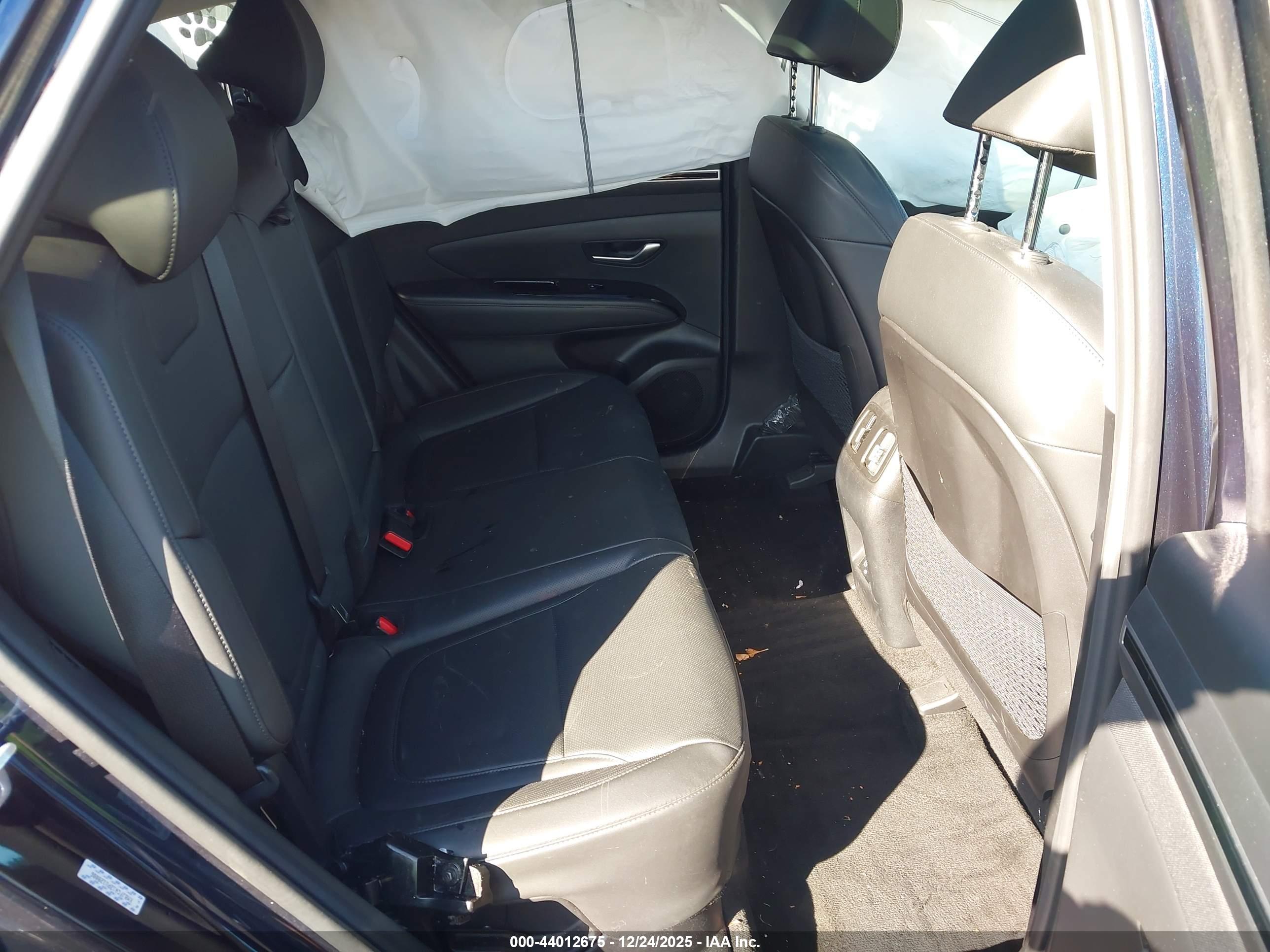 HYUNDAI TUCSON image 8