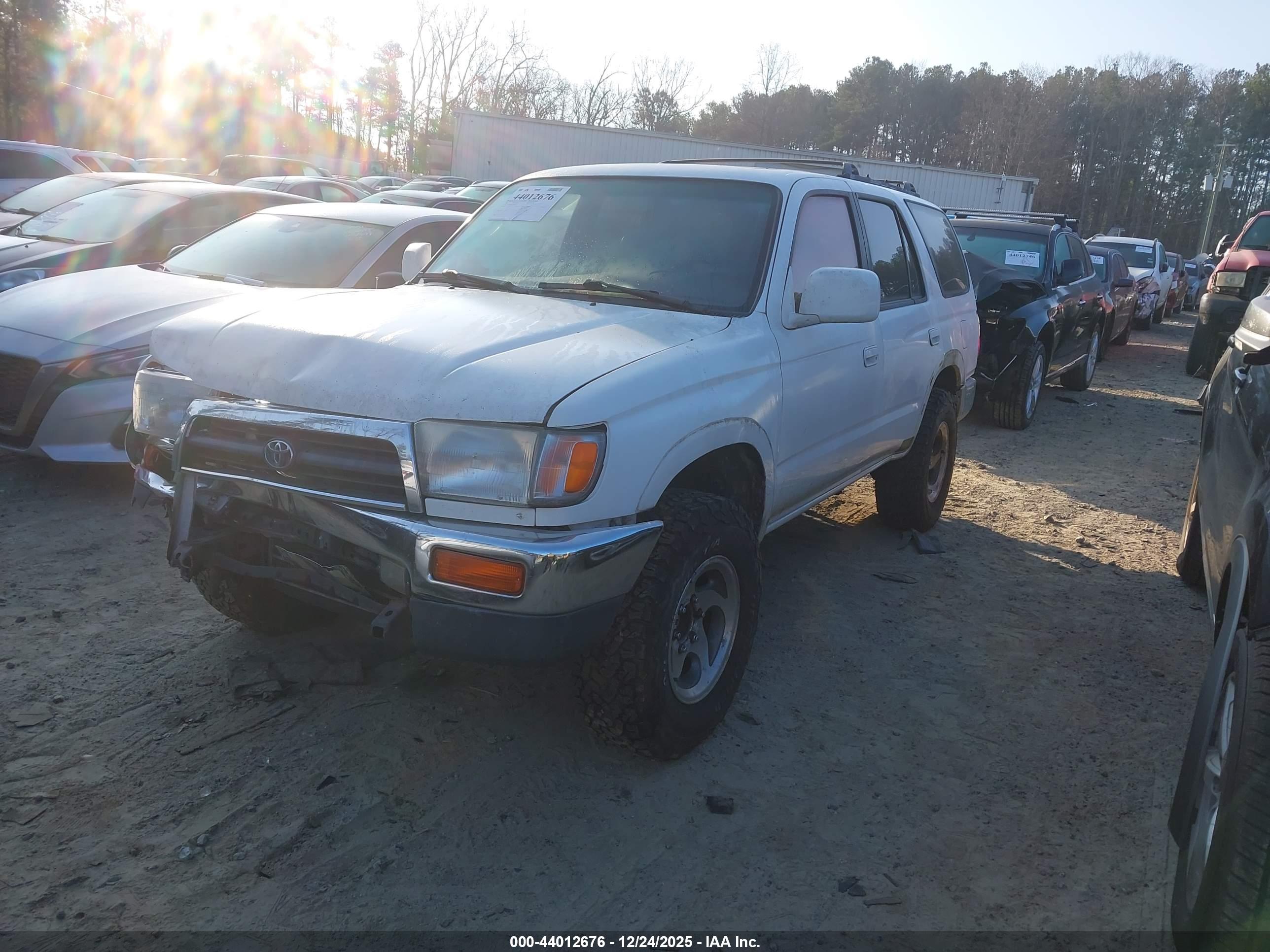 TOYOTA 4RUNNER image 2