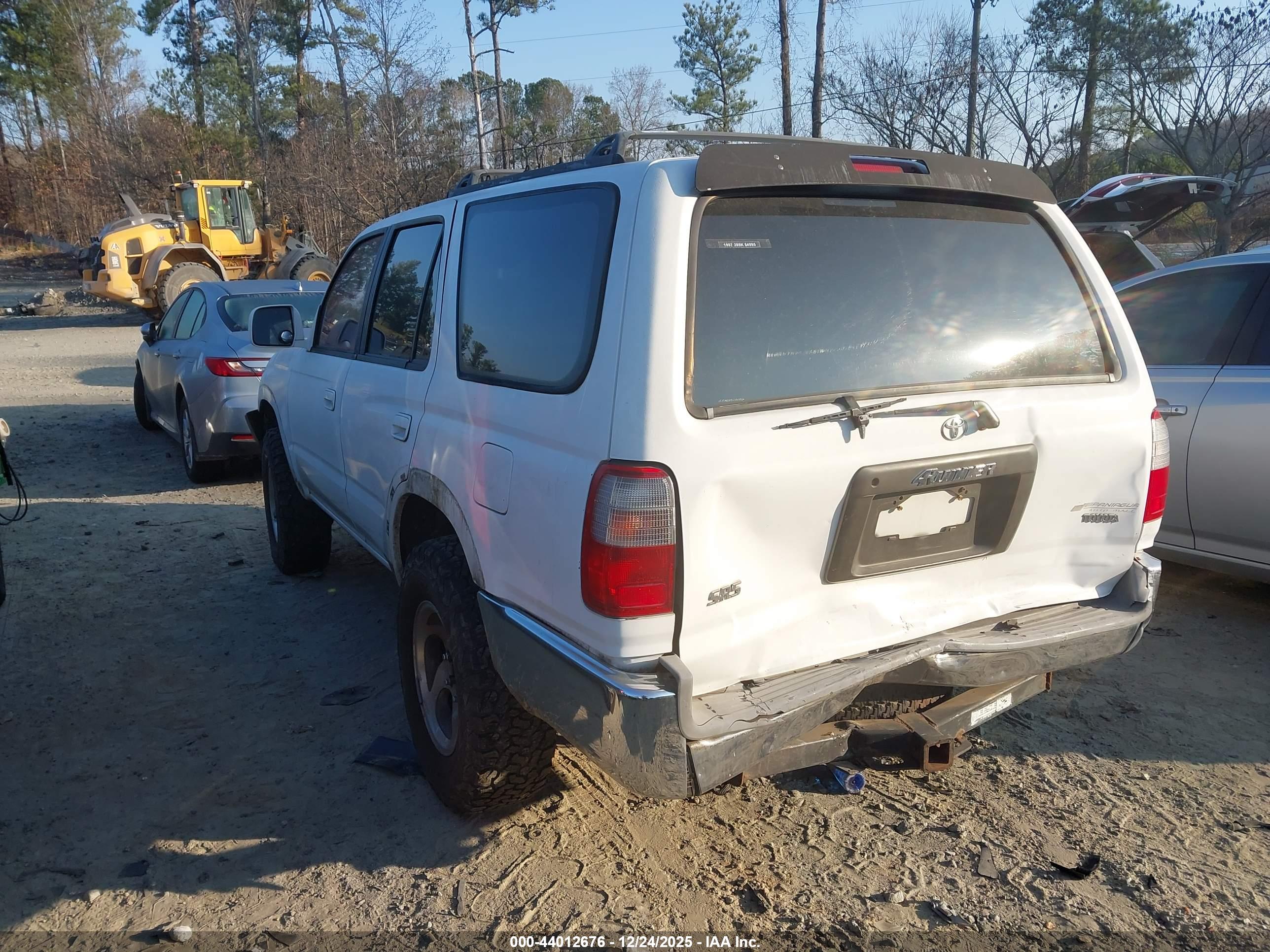 TOYOTA 4RUNNER image 3