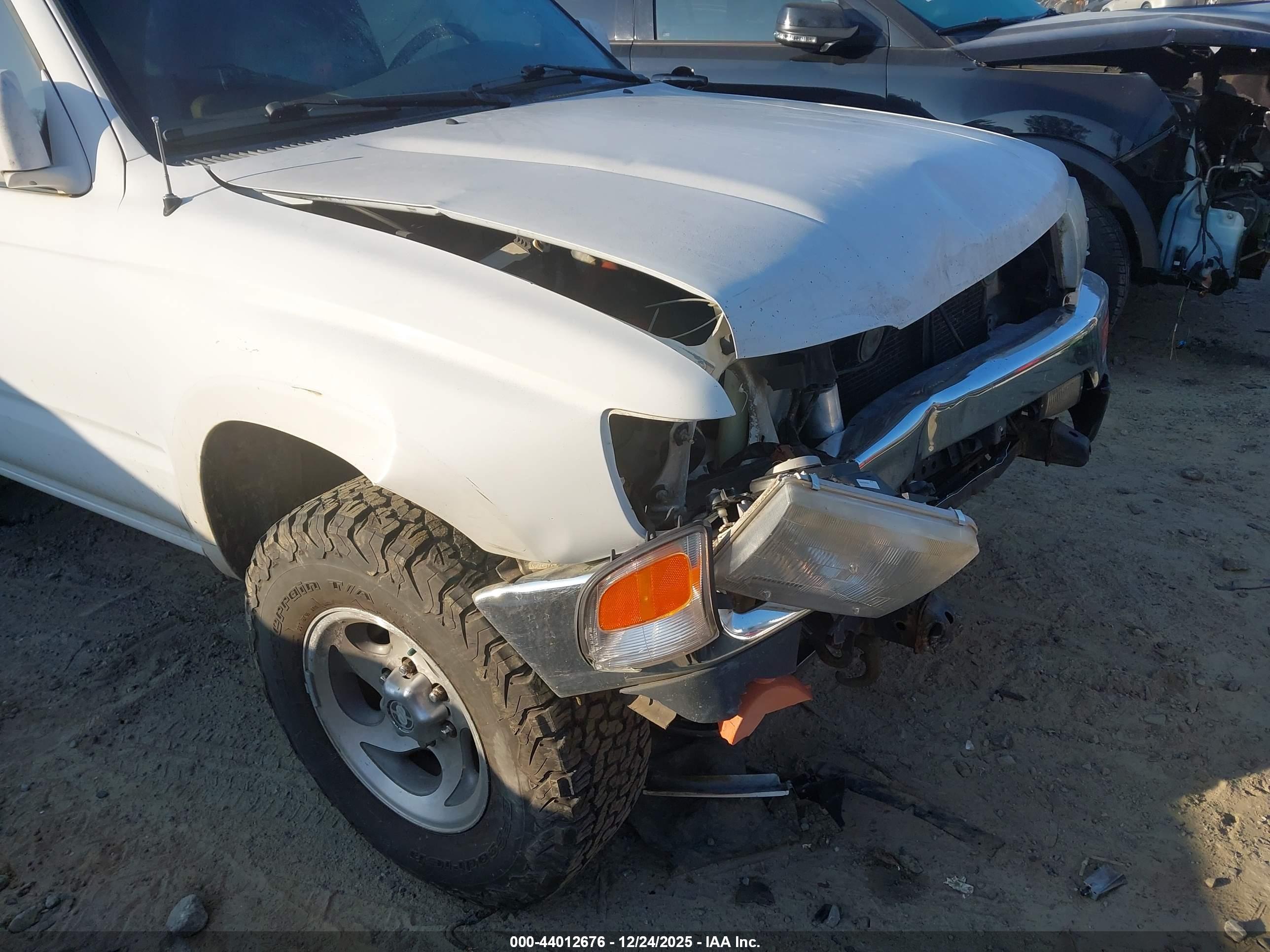 TOYOTA 4RUNNER image 6