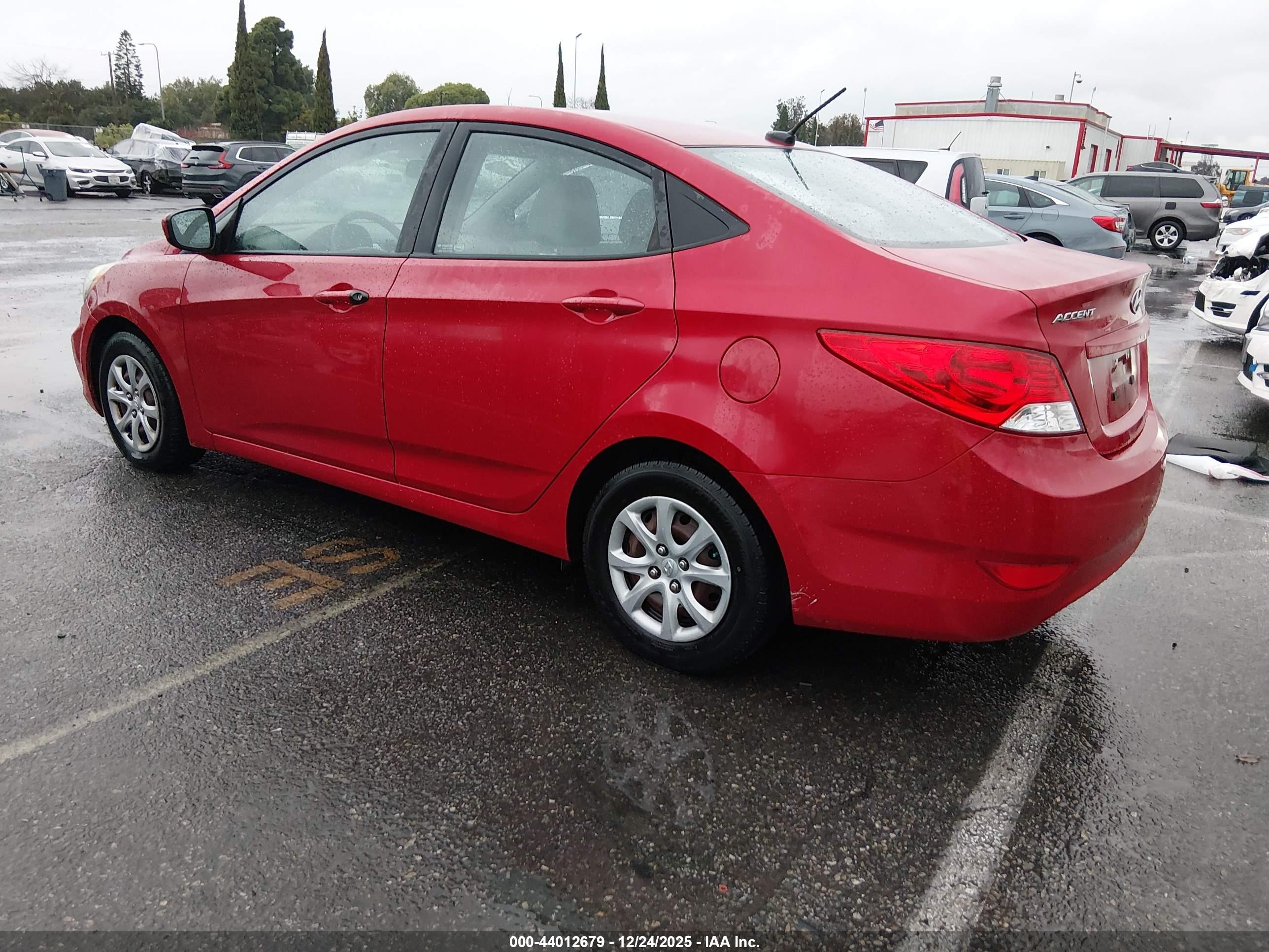 HYUNDAI ACCENT image 3