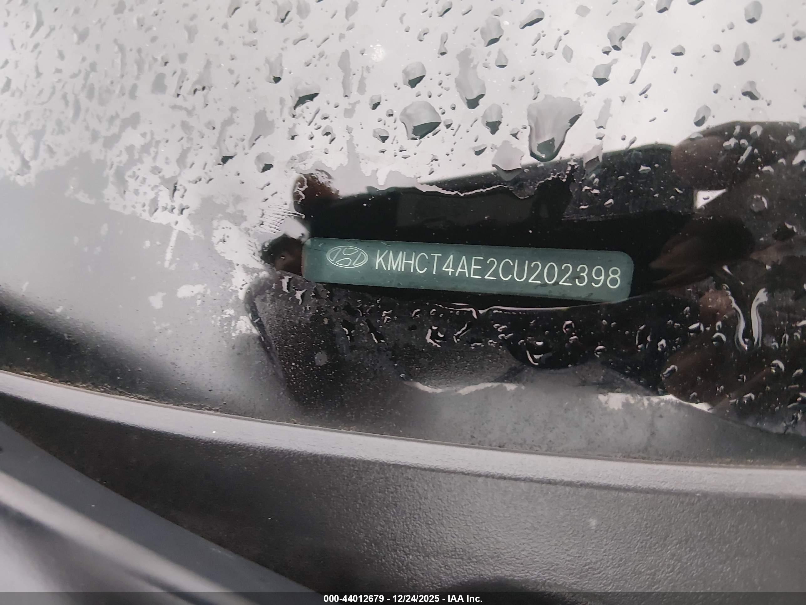 HYUNDAI ACCENT image 9