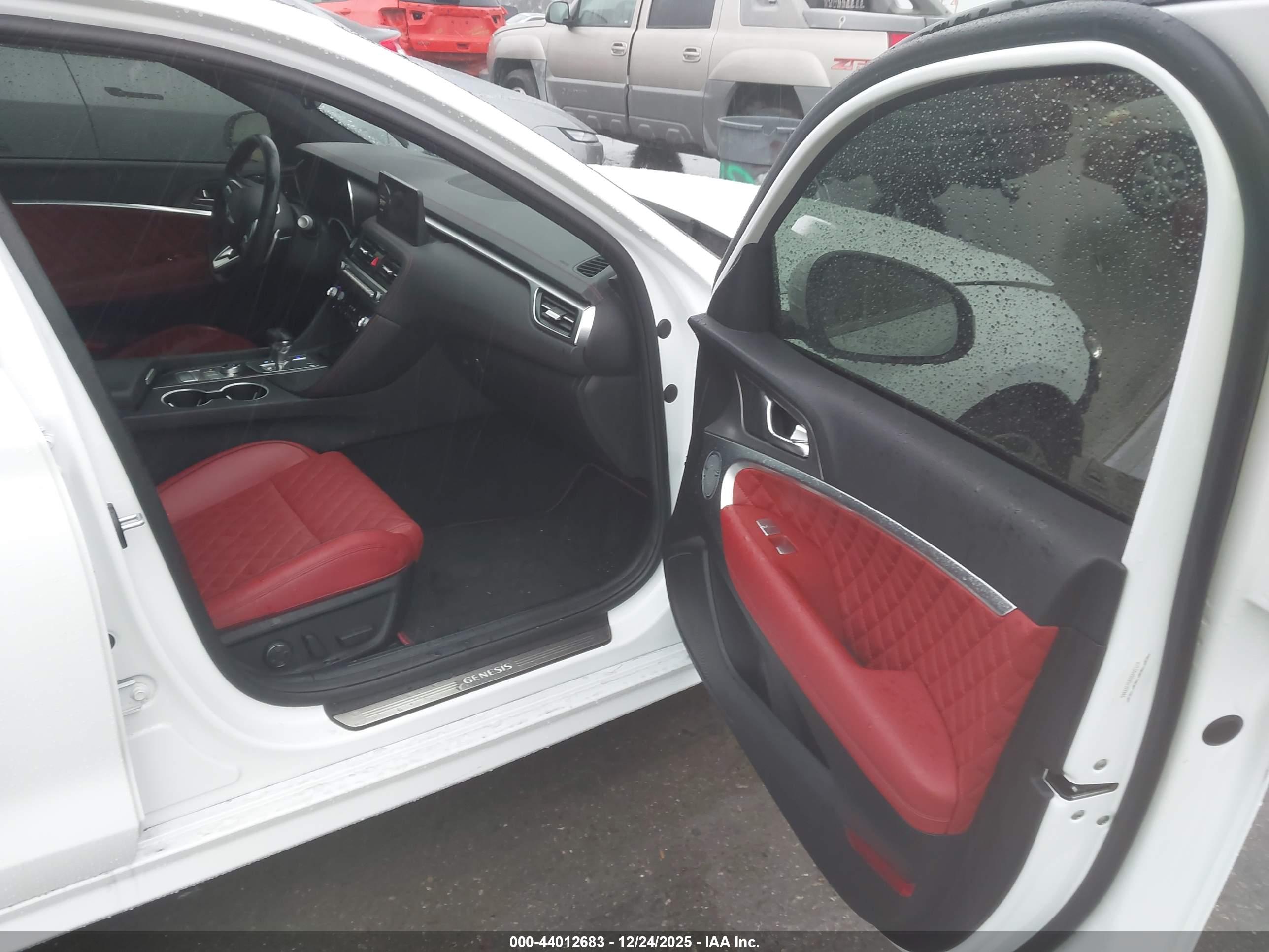 GENESIS G70 image 5
