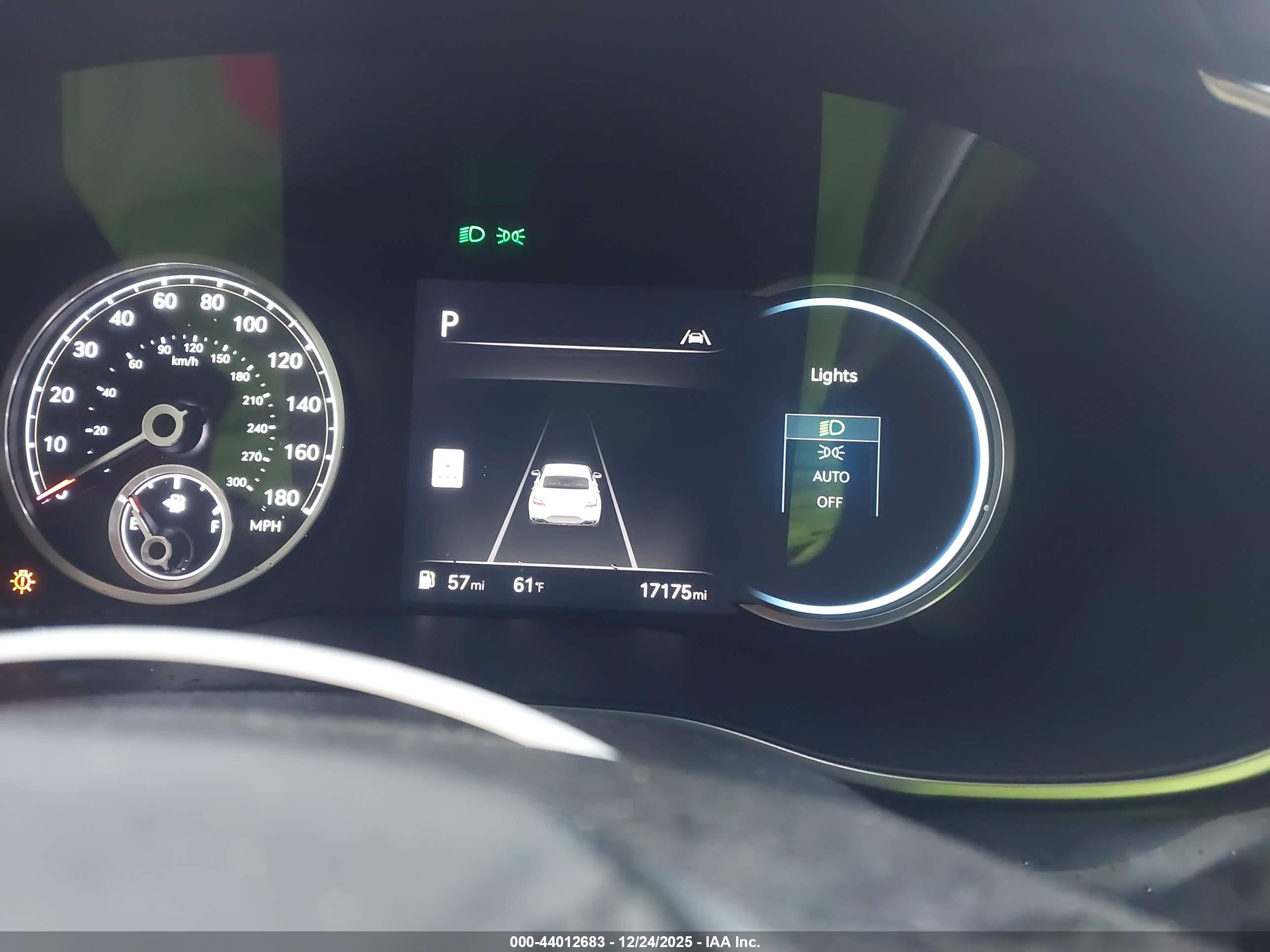 GENESIS G70 image 7