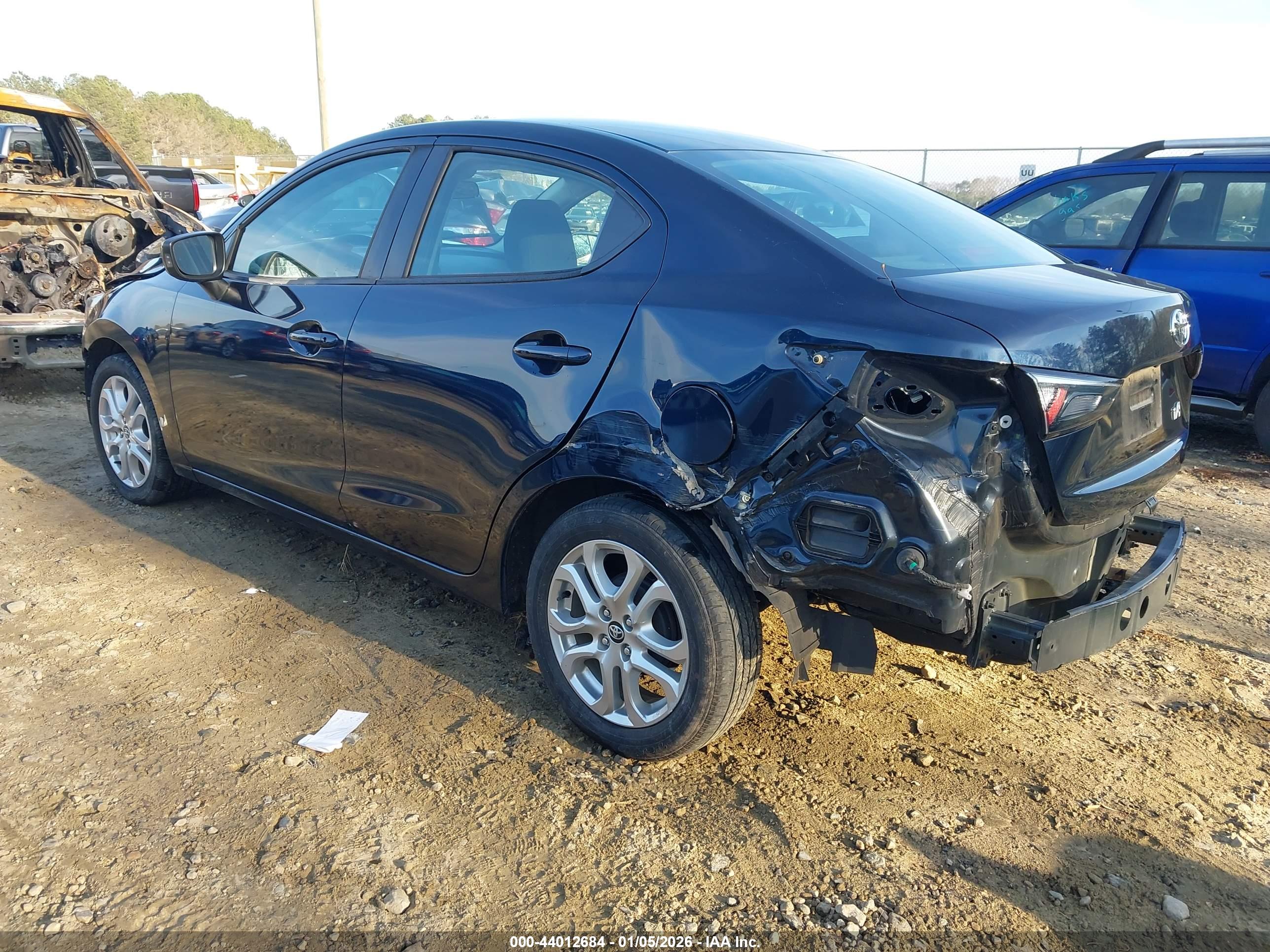 TOYOTA YARIS image 3