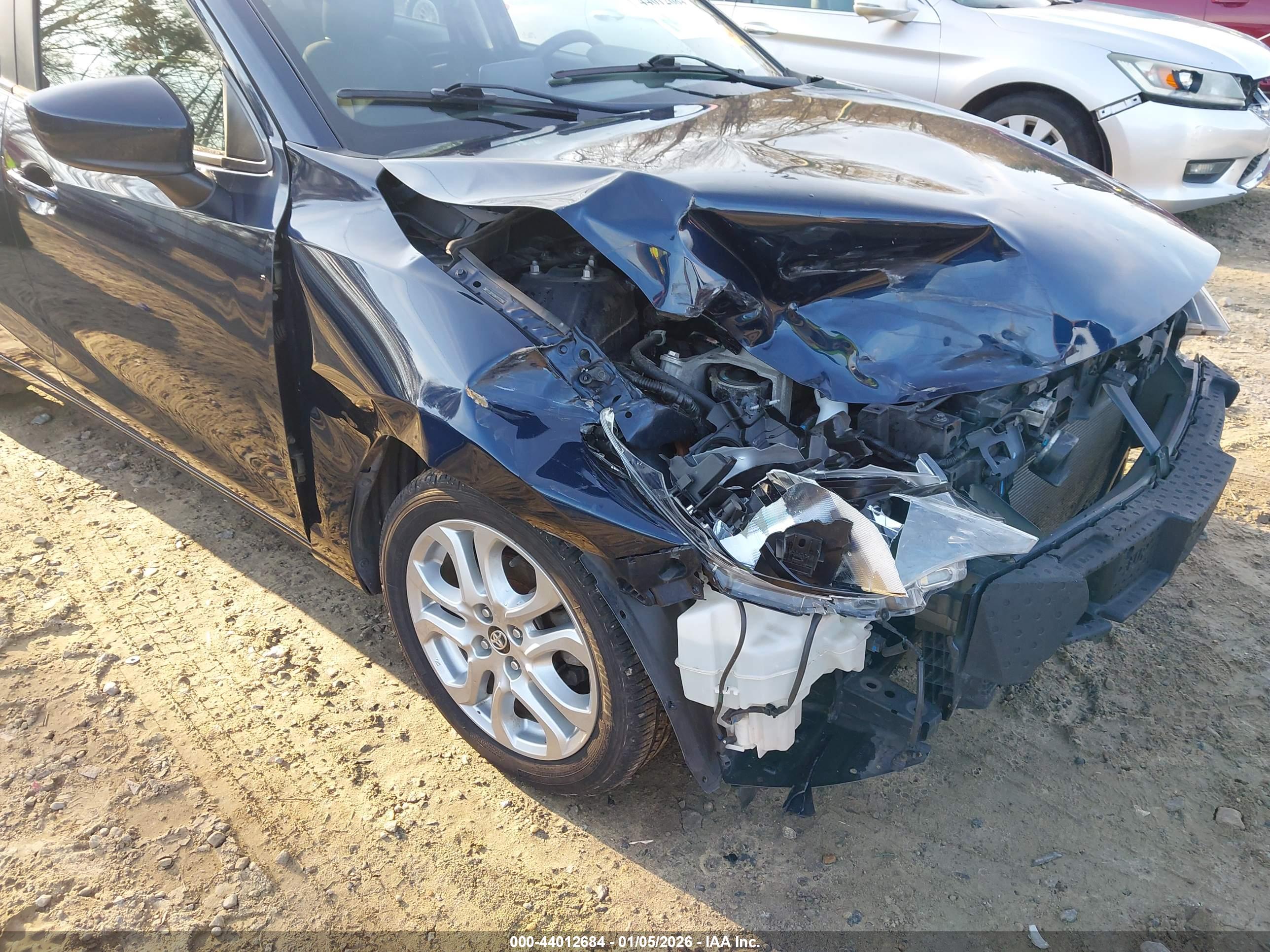 TOYOTA YARIS image 6