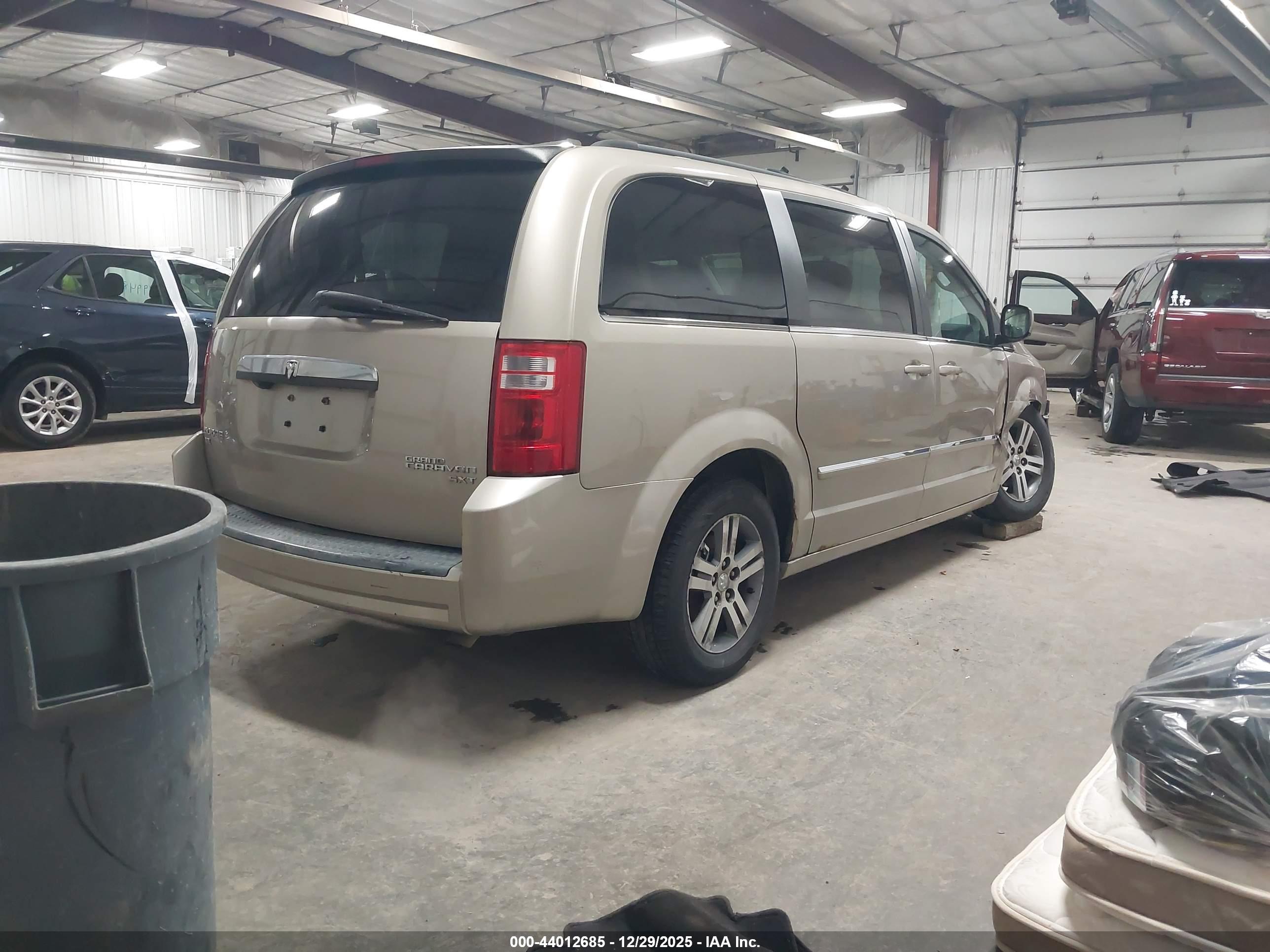DODGE GRAND image 4